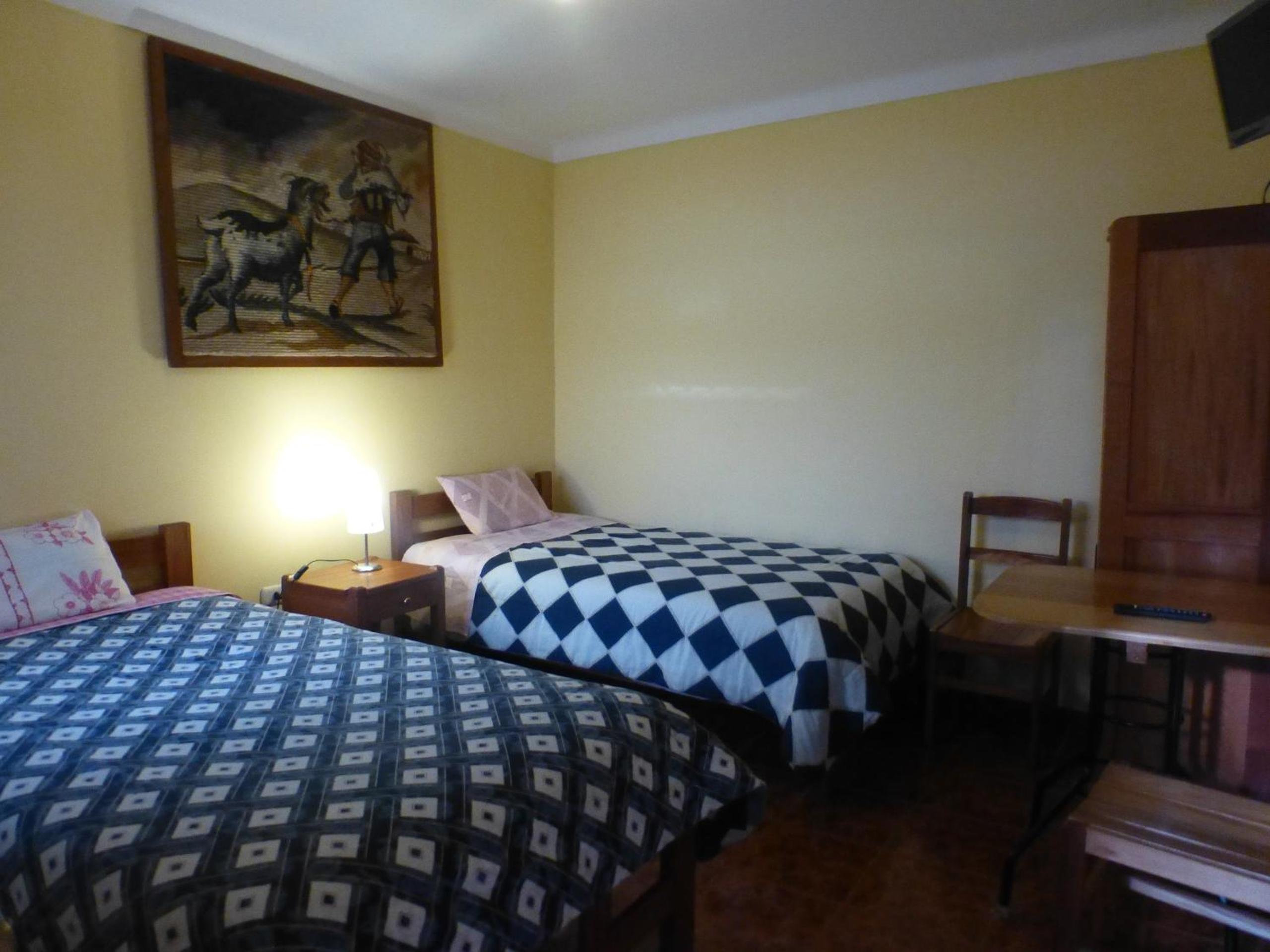 Twin Room with Private Bathroom photo 2