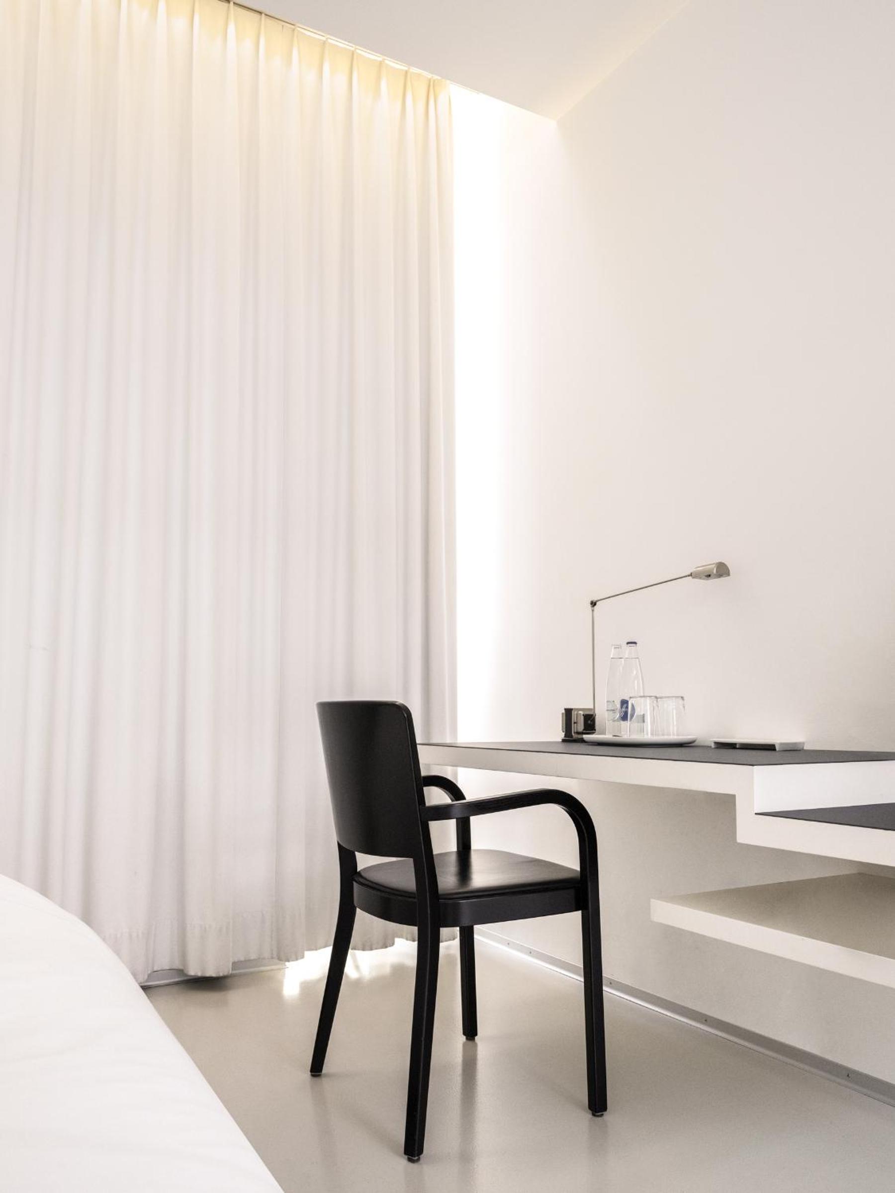 Small Design Room - Photo 9