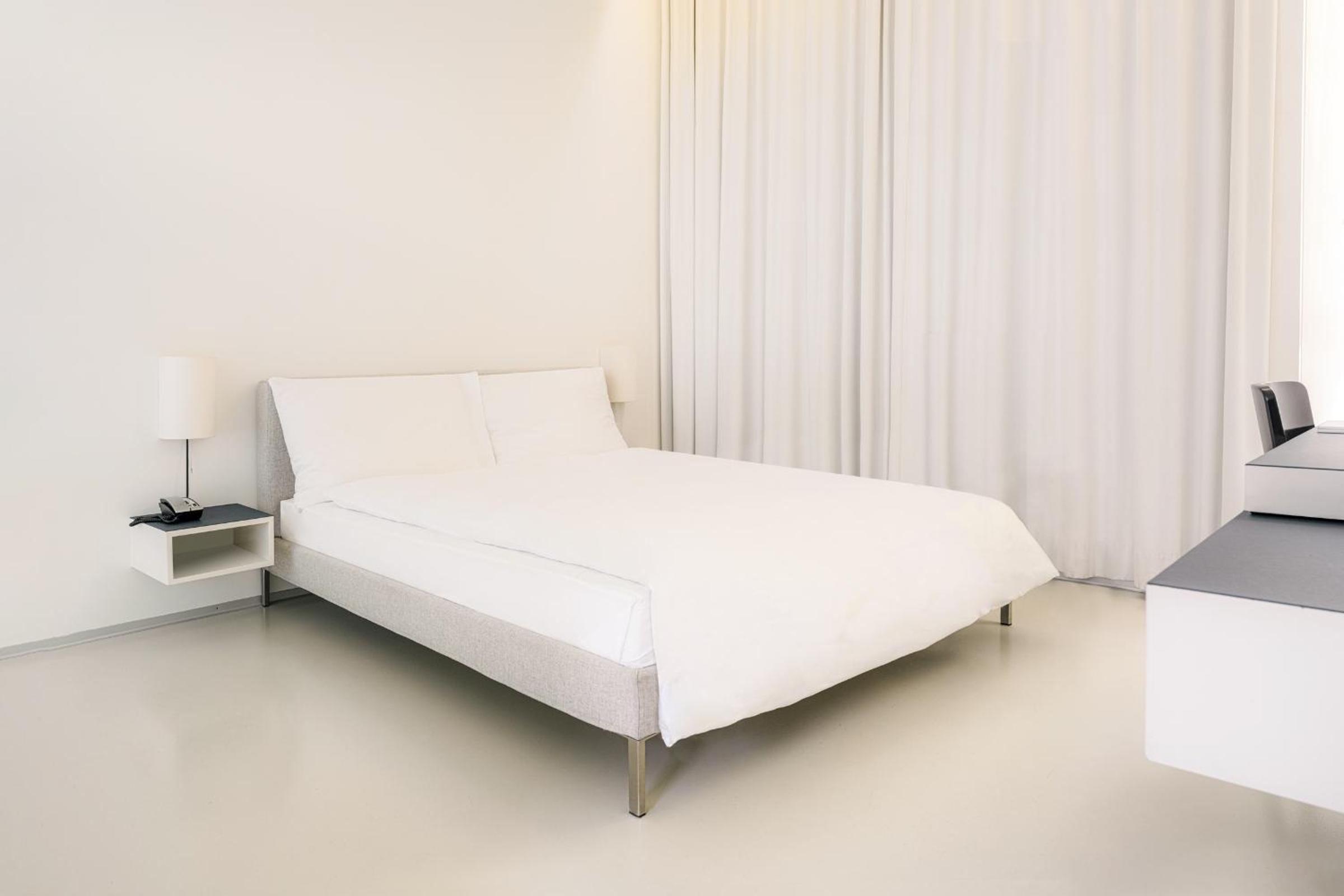 Small Design Room - Photo 1