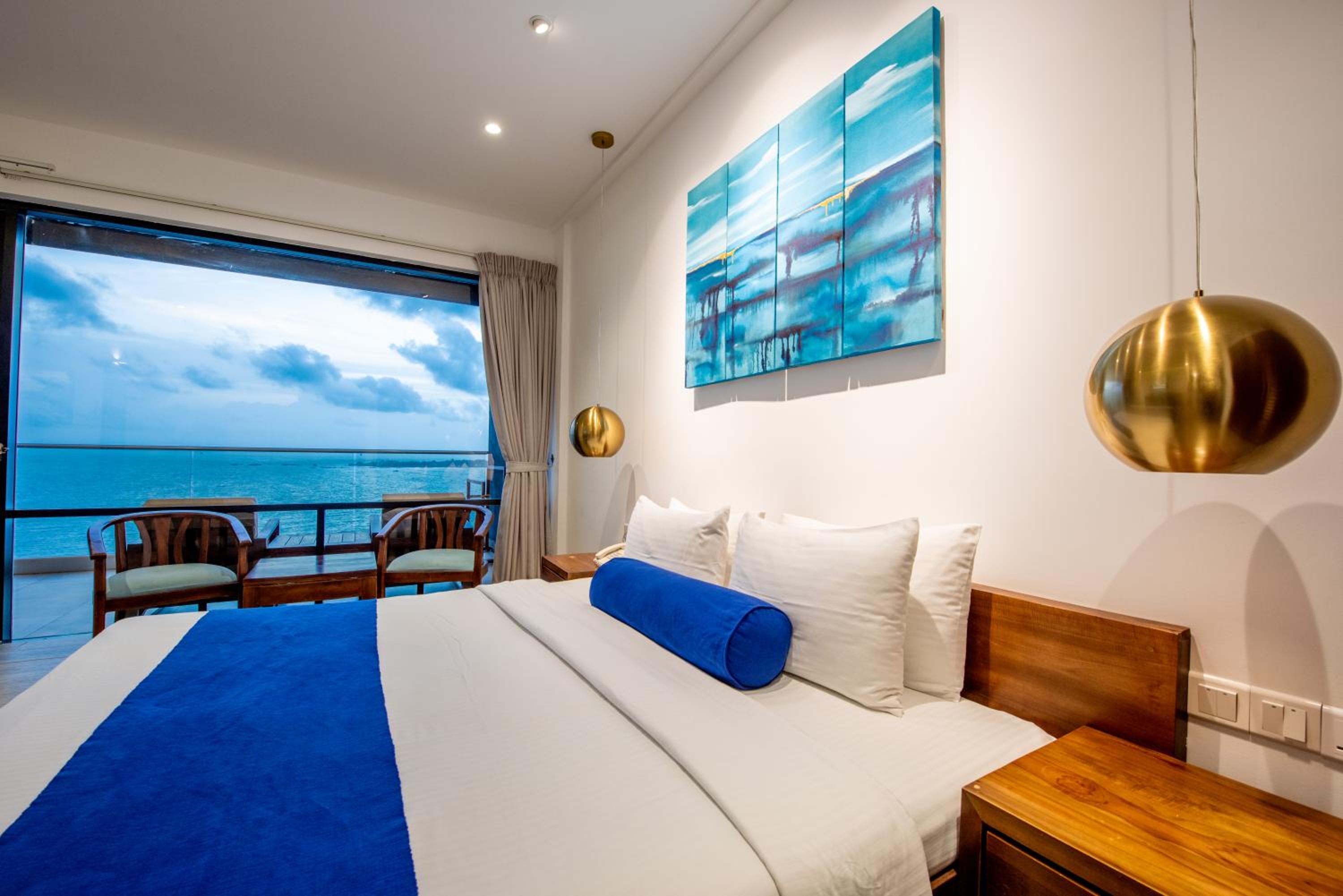Deluxe Double or Twin Room with Sea View - Photo 9