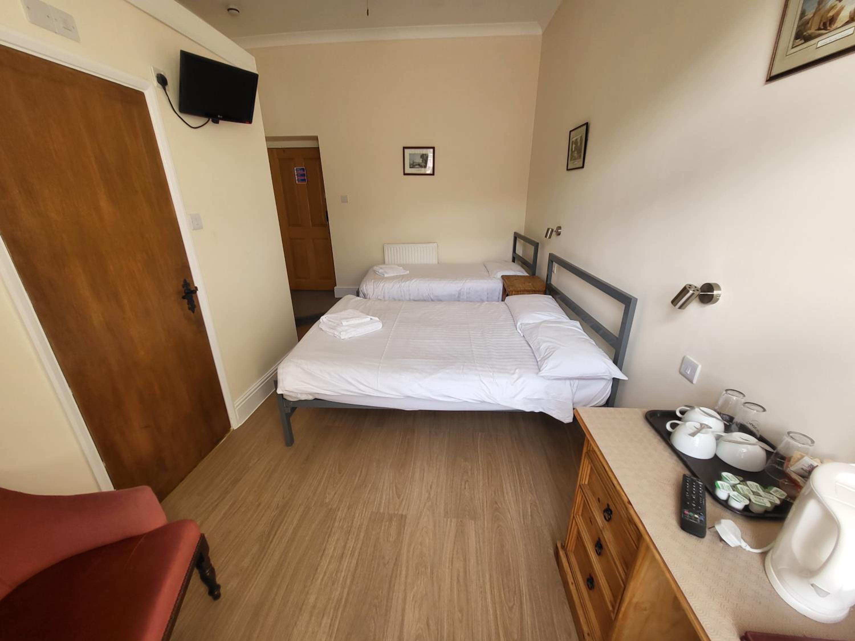 Standard Triple Room photo 3