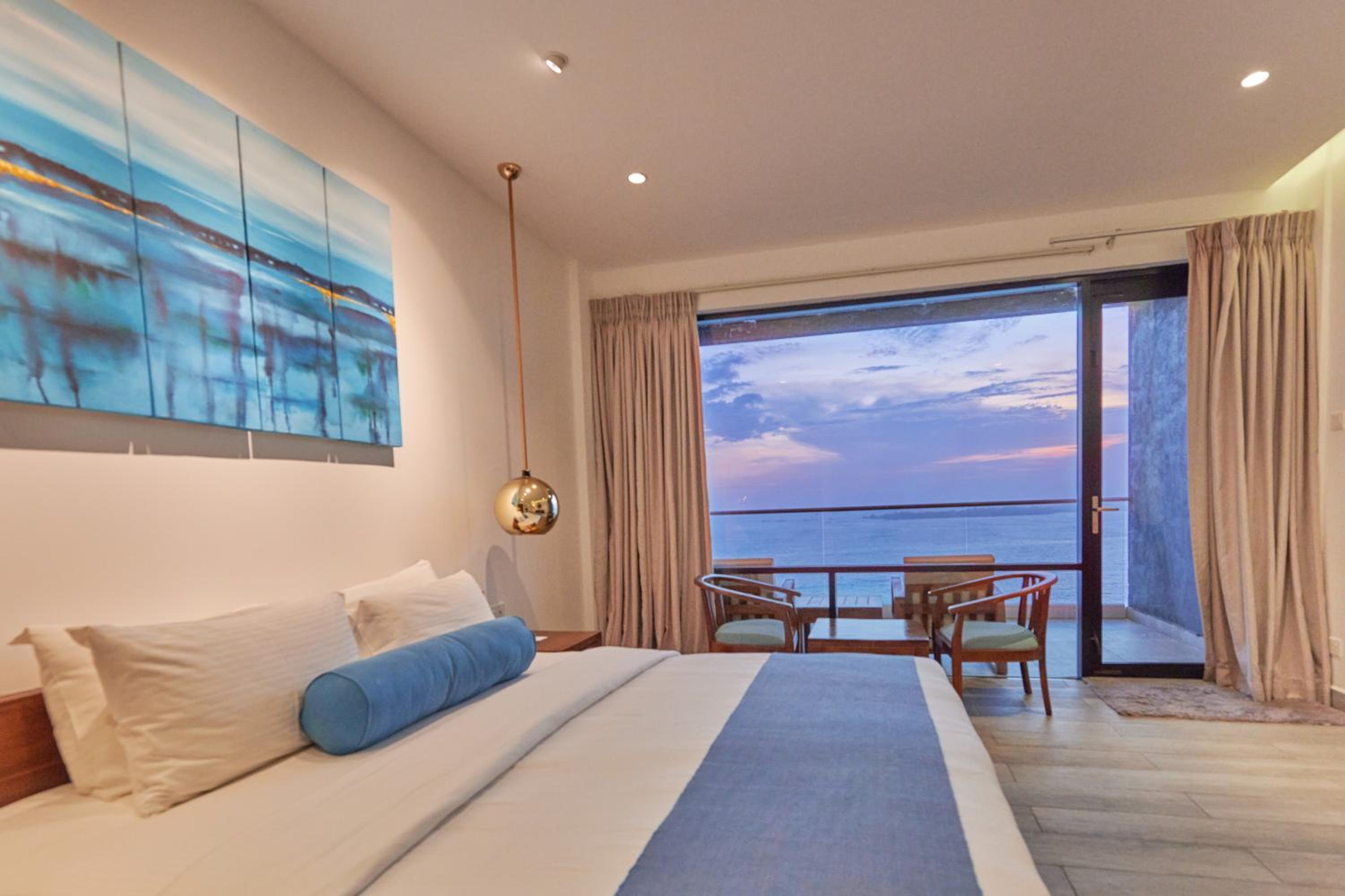 Deluxe Double or Twin Room with Sea View - Photo 11