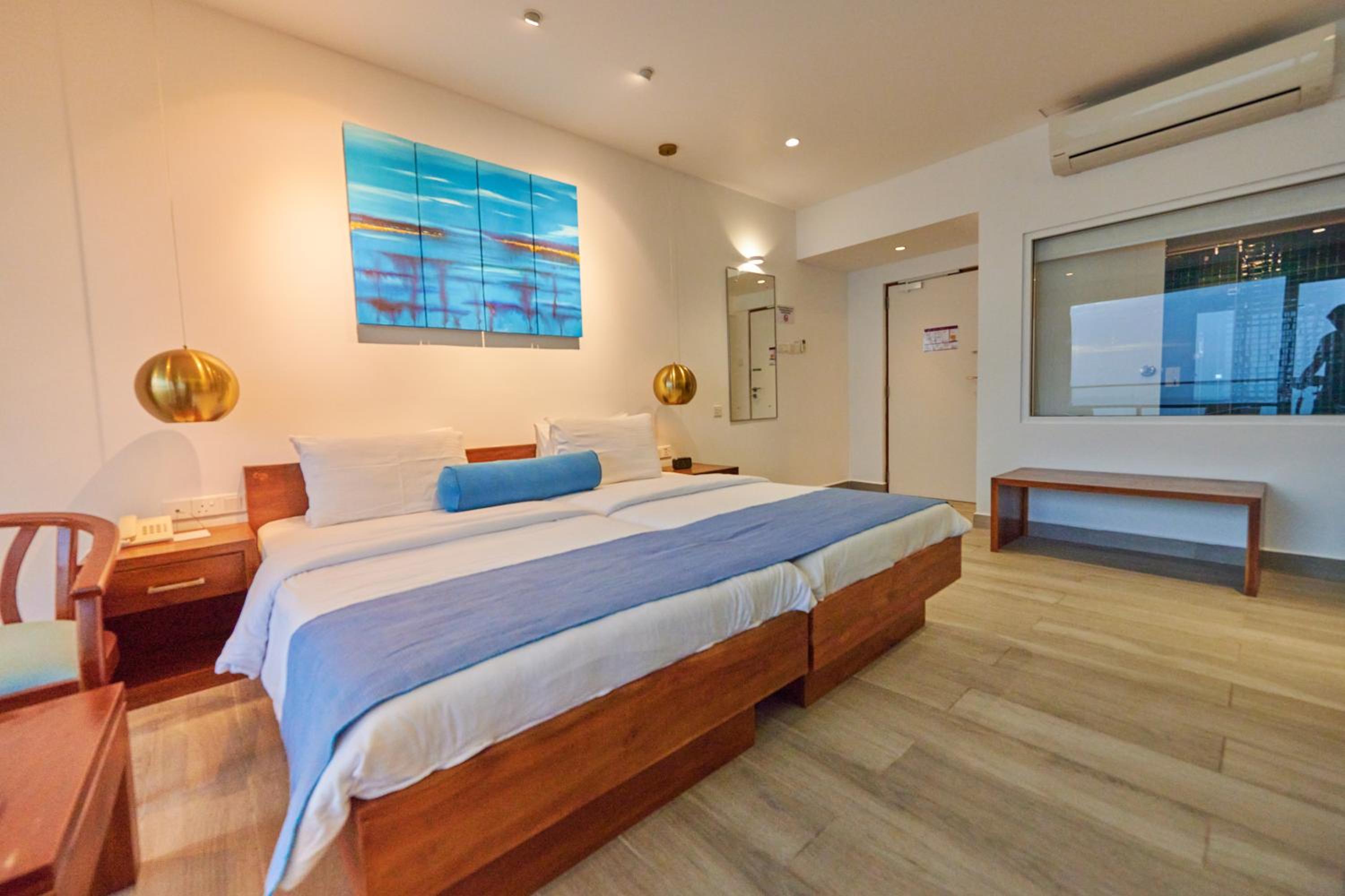 Deluxe Double or Twin Room with Sea View - Photo 14