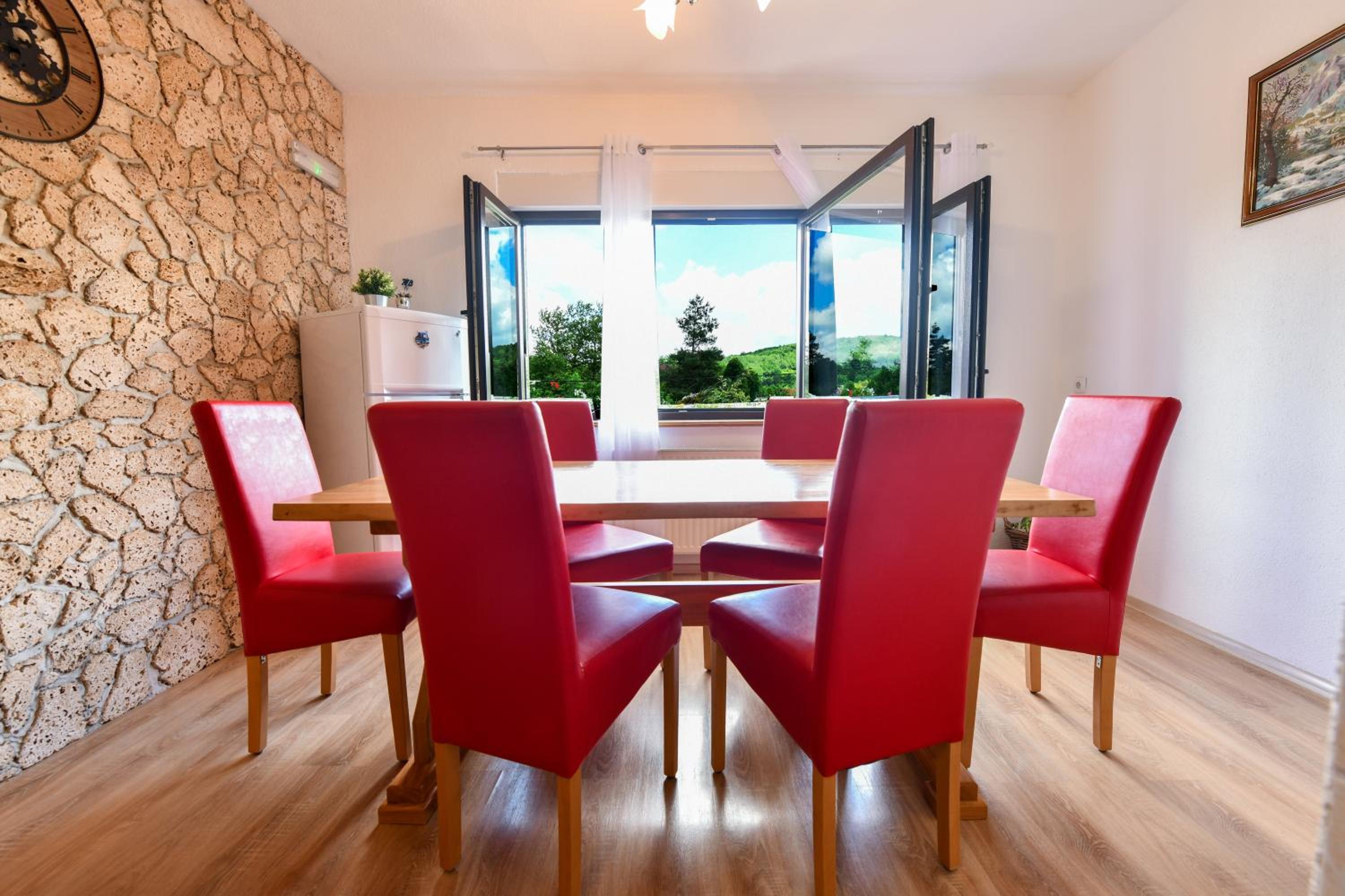 One-Bedroom Apartment - Photo 29