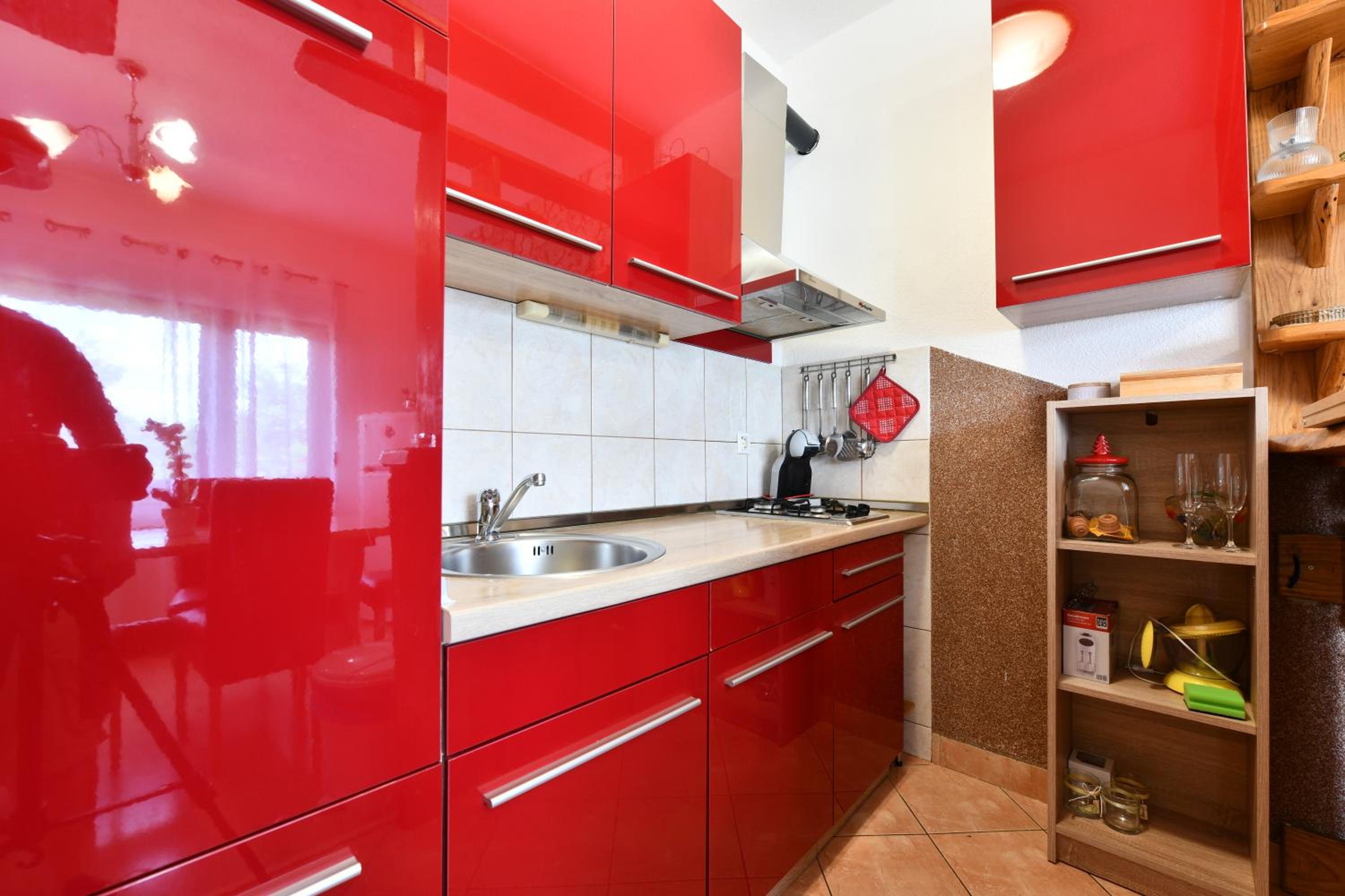 One-Bedroom Apartment - Photo 2