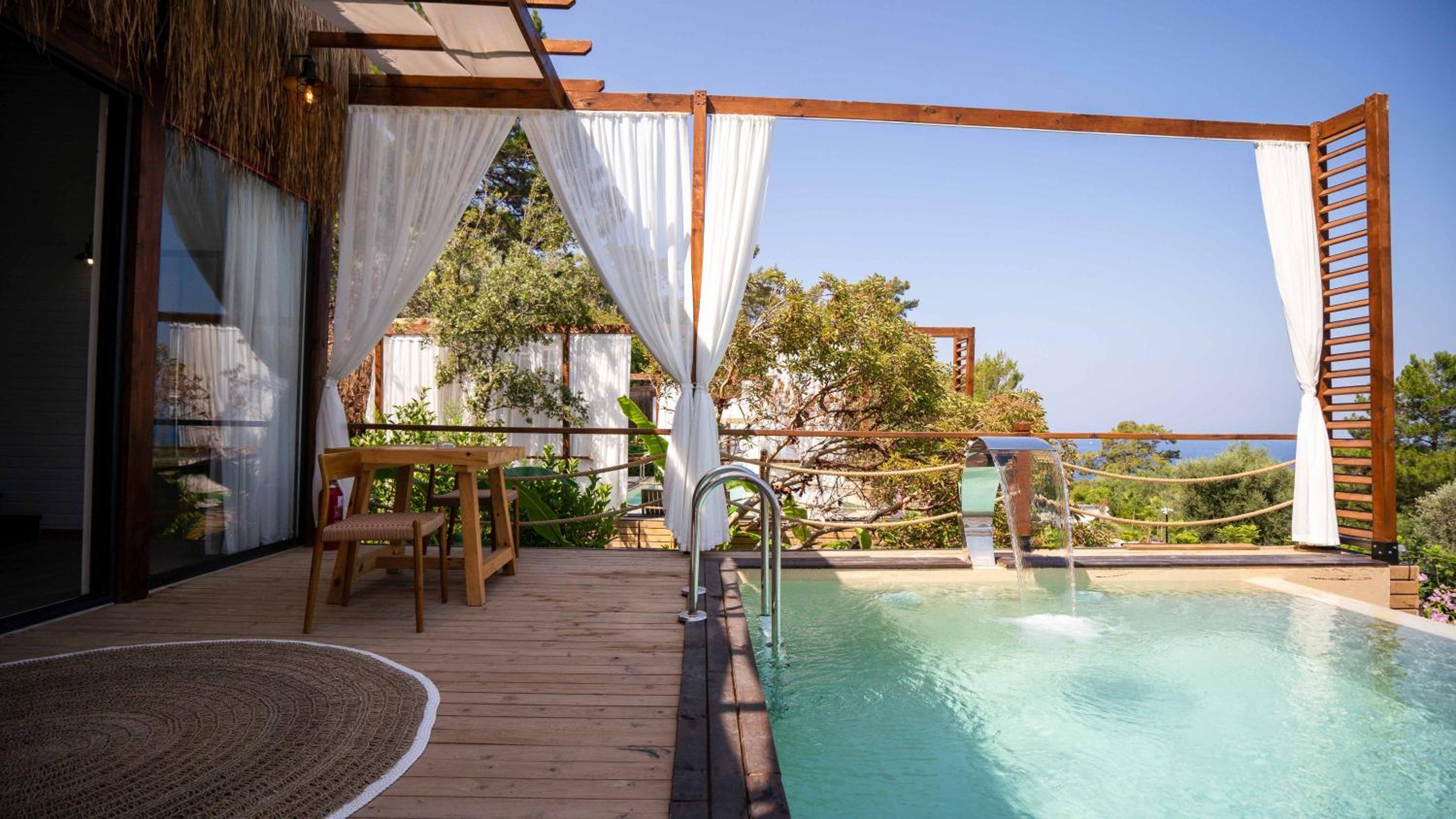 Villa with Private Pool - Photo 7
