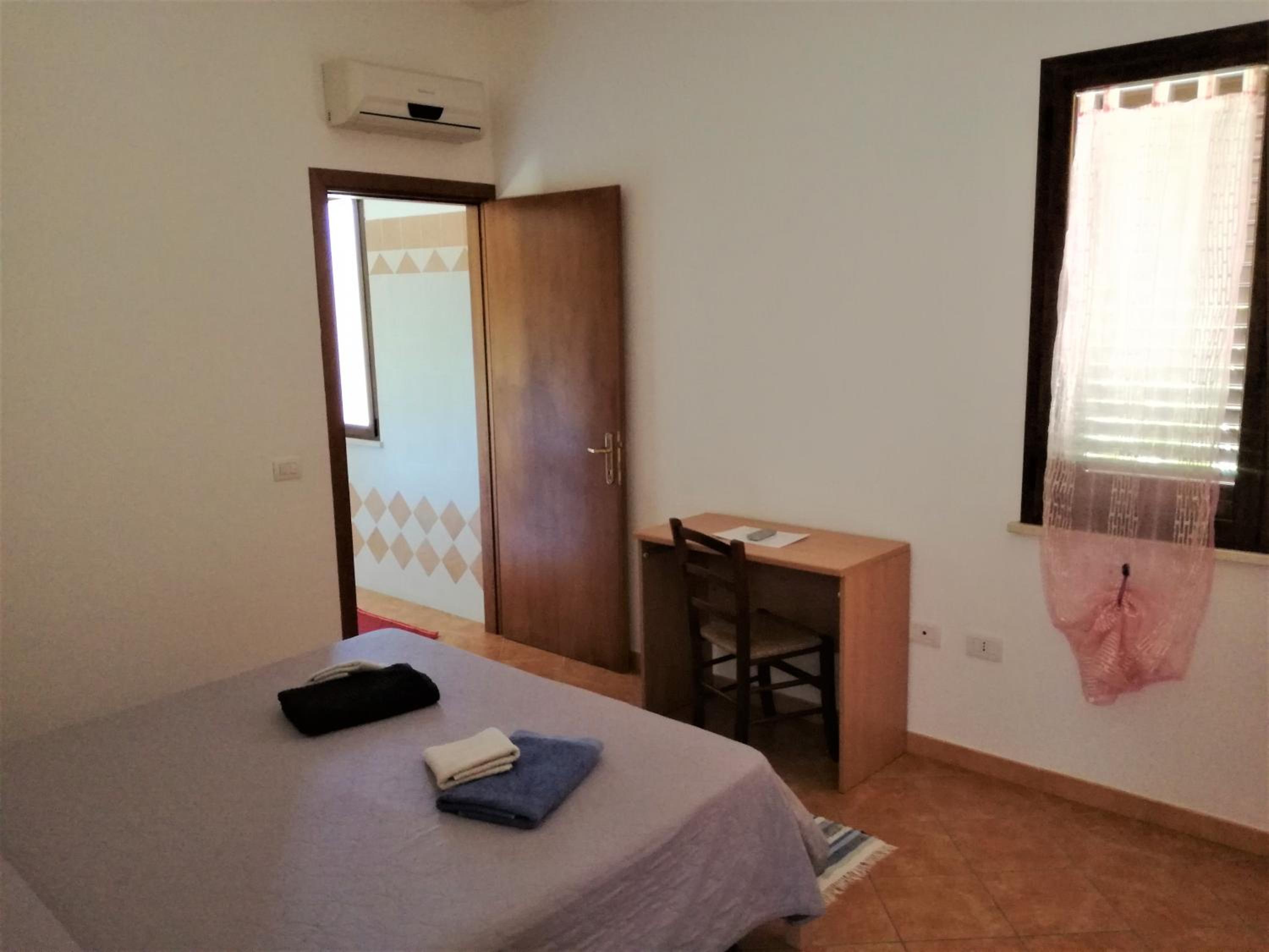 Budget Double Room photo 2