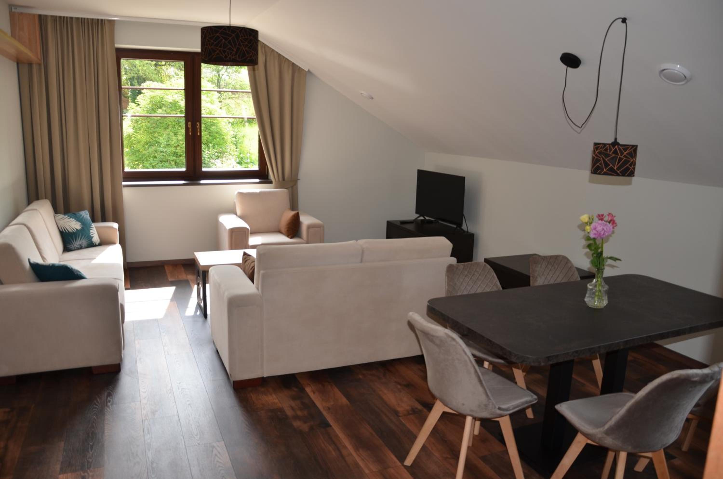Deluxe Family Suite photo 1