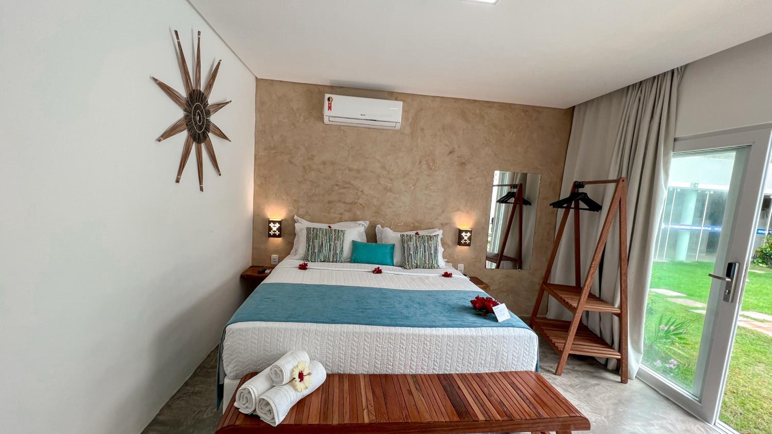 King Suite with Pool View
