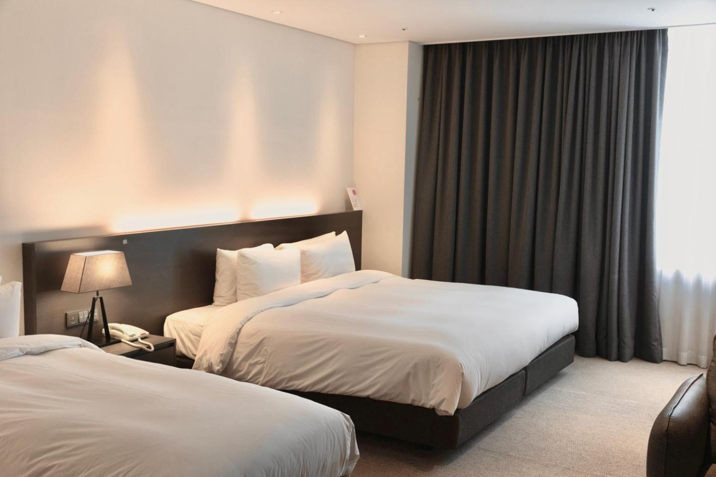 Family Suite with City View photo 1
