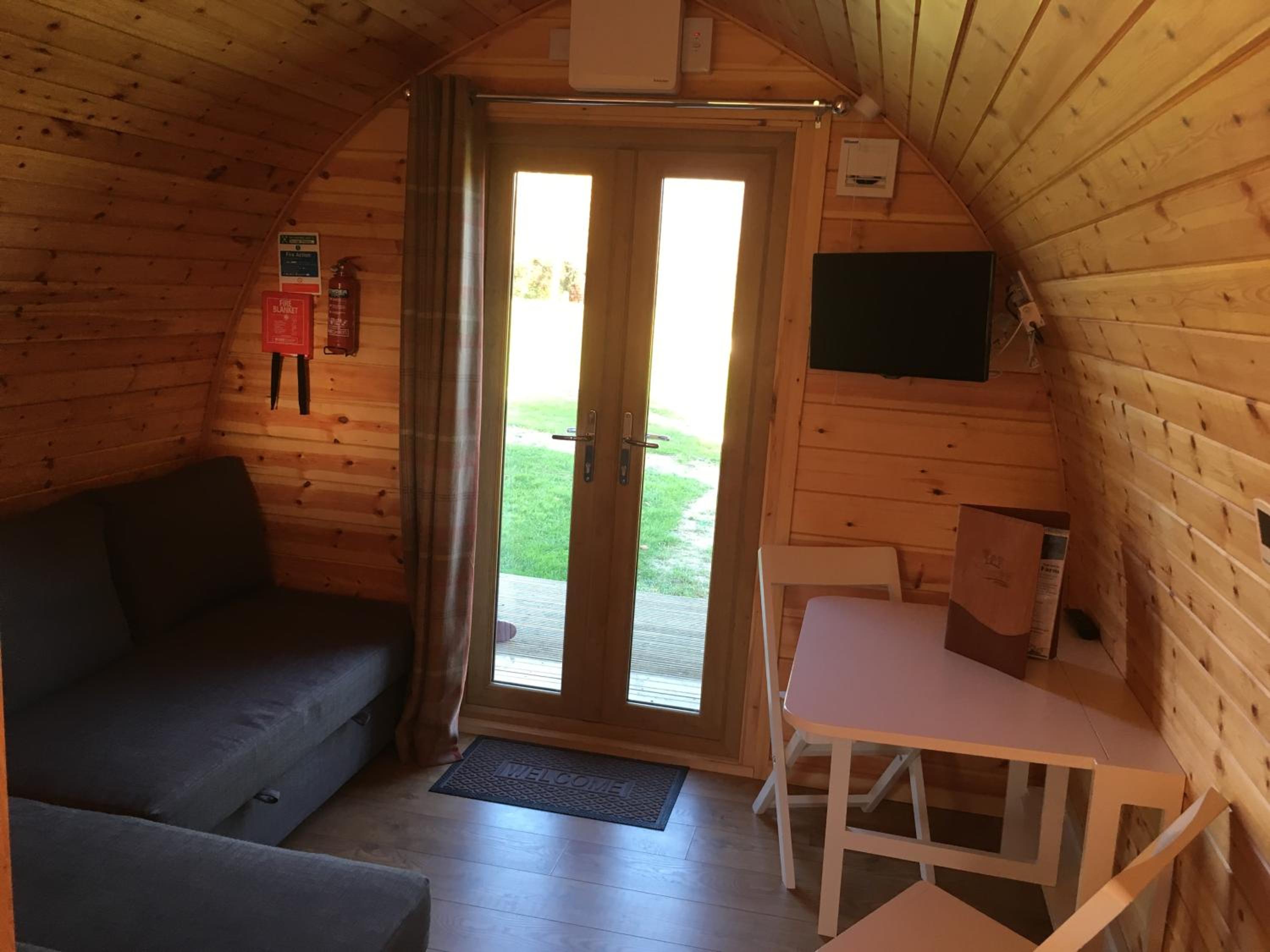 New Glamping Pod with Lake View (sleeps 2-4 people)