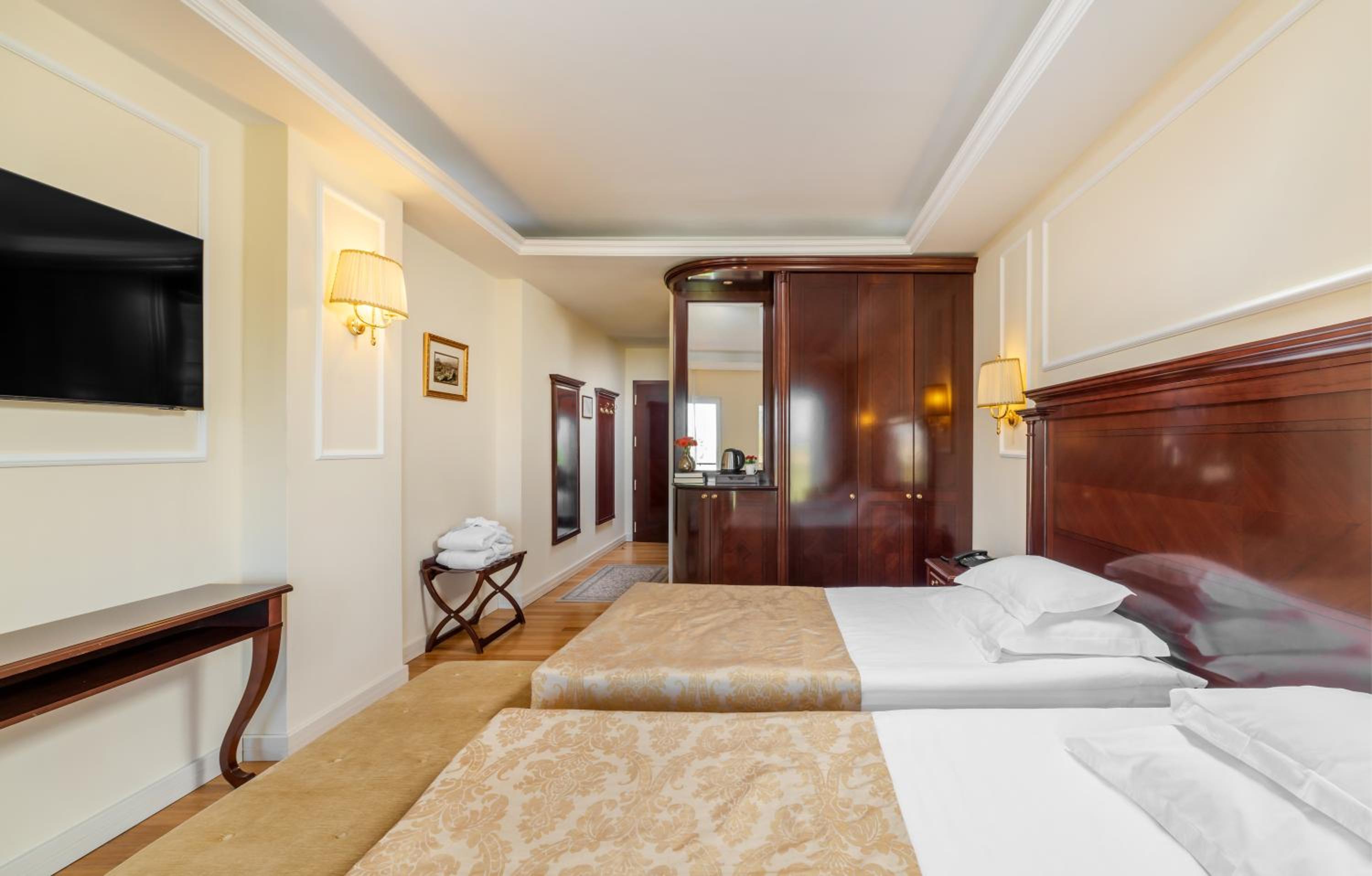 Deluxe Double or Twin Room with Balcony