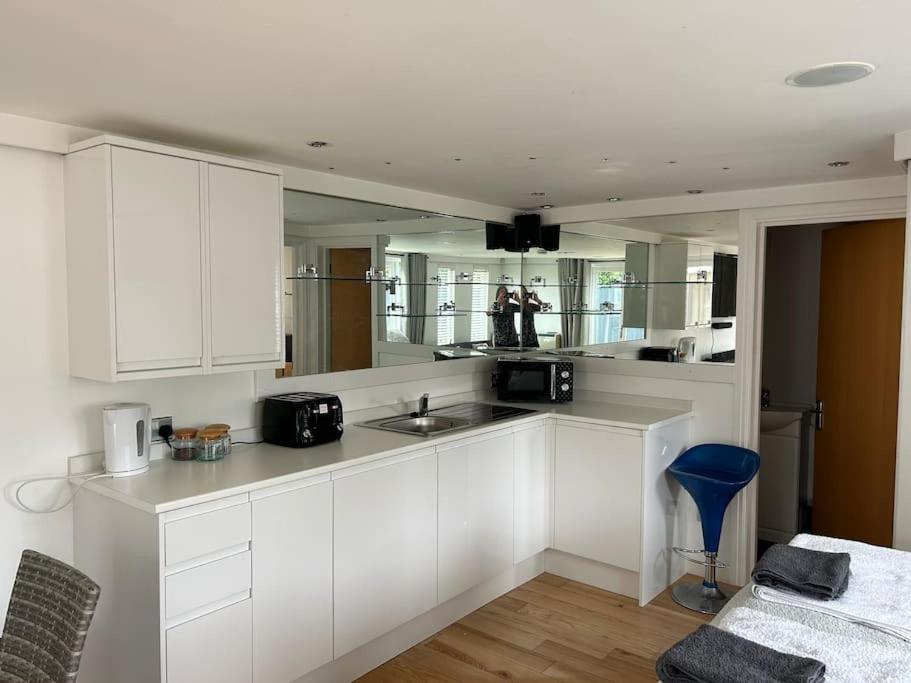One-Bedroom House photo 2