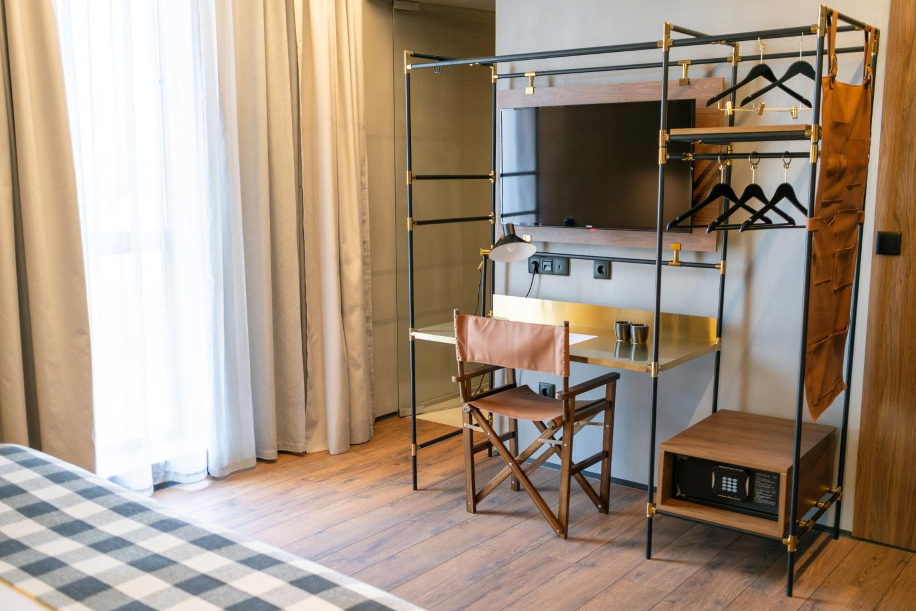 Standard Double or Twin Room - Photo 2