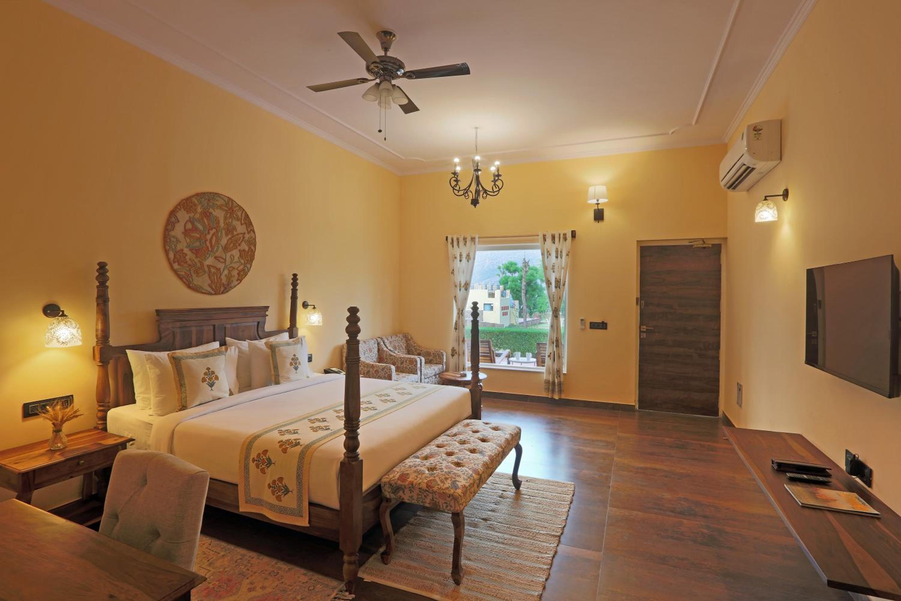 Villa with Garden View