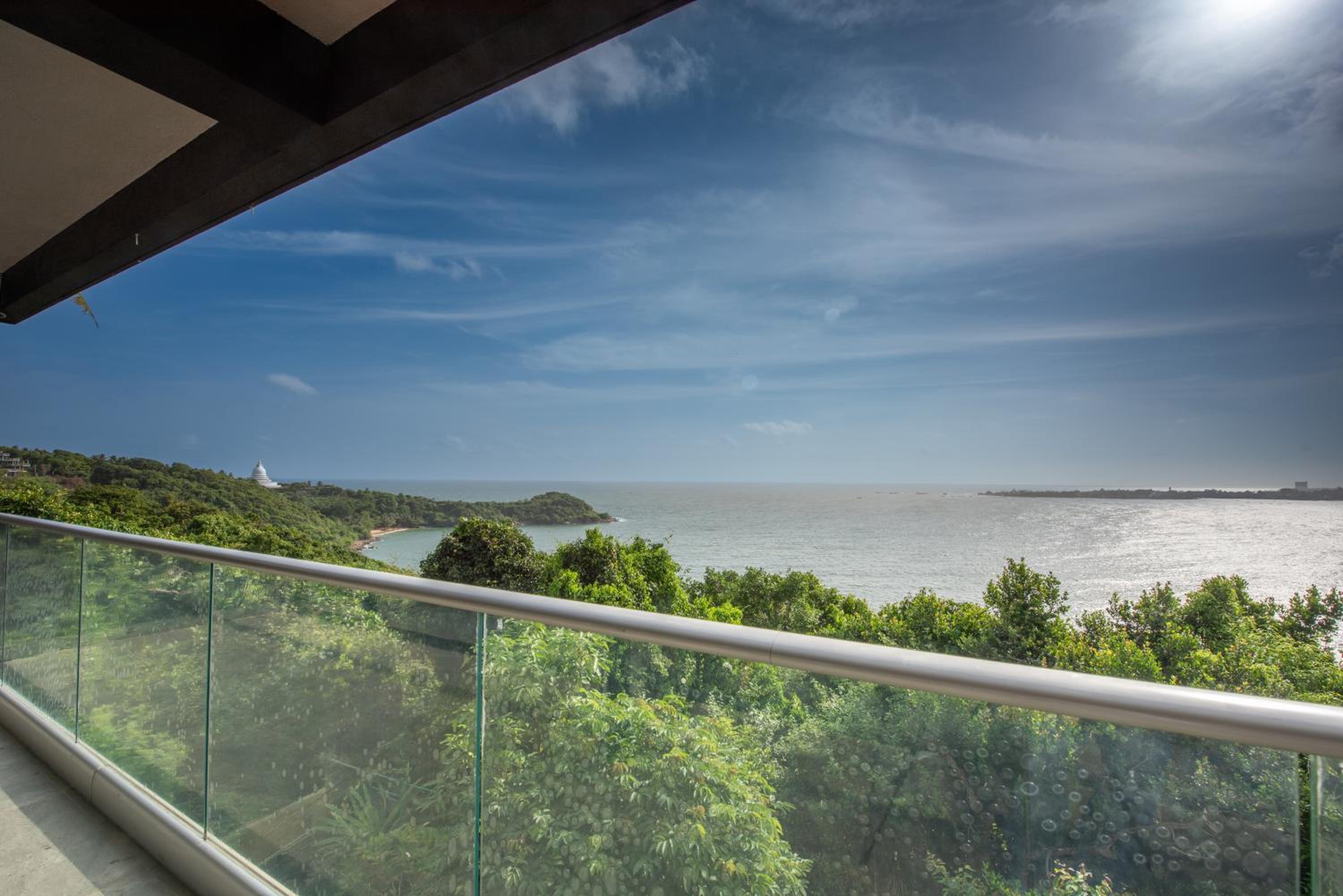 Deluxe Double or Twin Room with Sea View - Photo 25