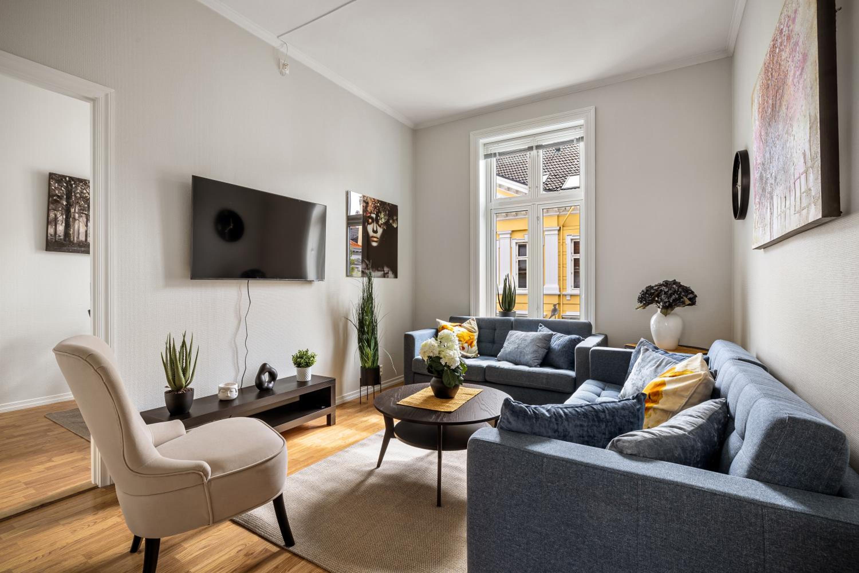 Three-Bedroom Apartment-First.Floor - Photo 2