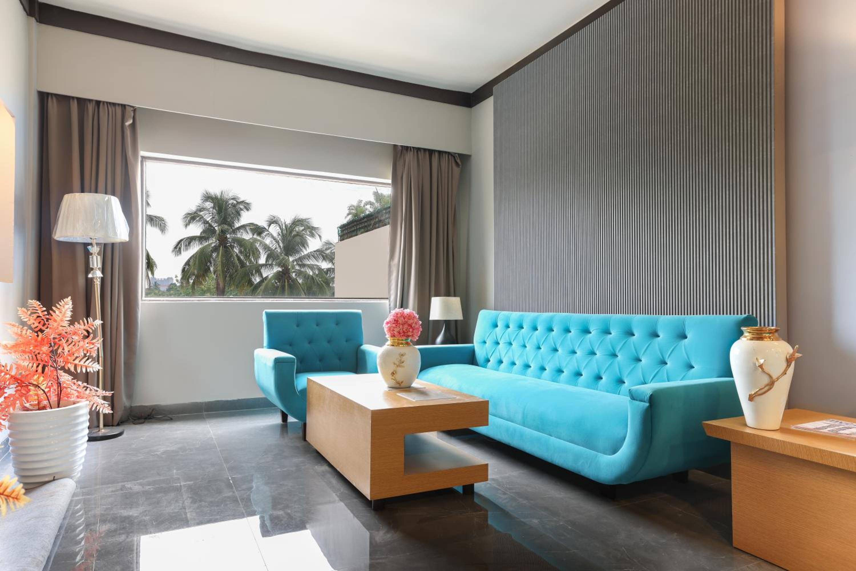 Suite - Photo 3