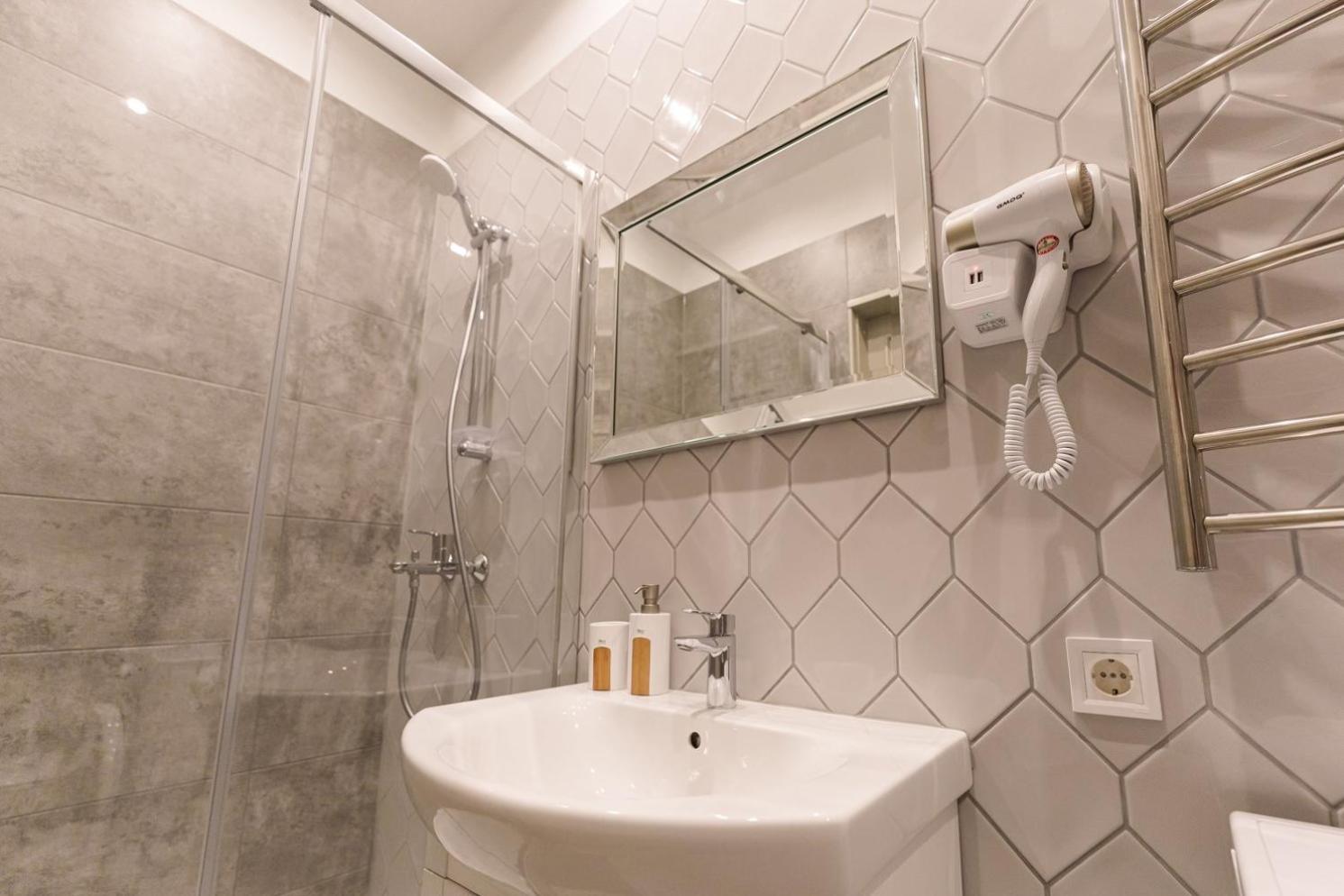 One-Bedroom Apartment - Photo 19