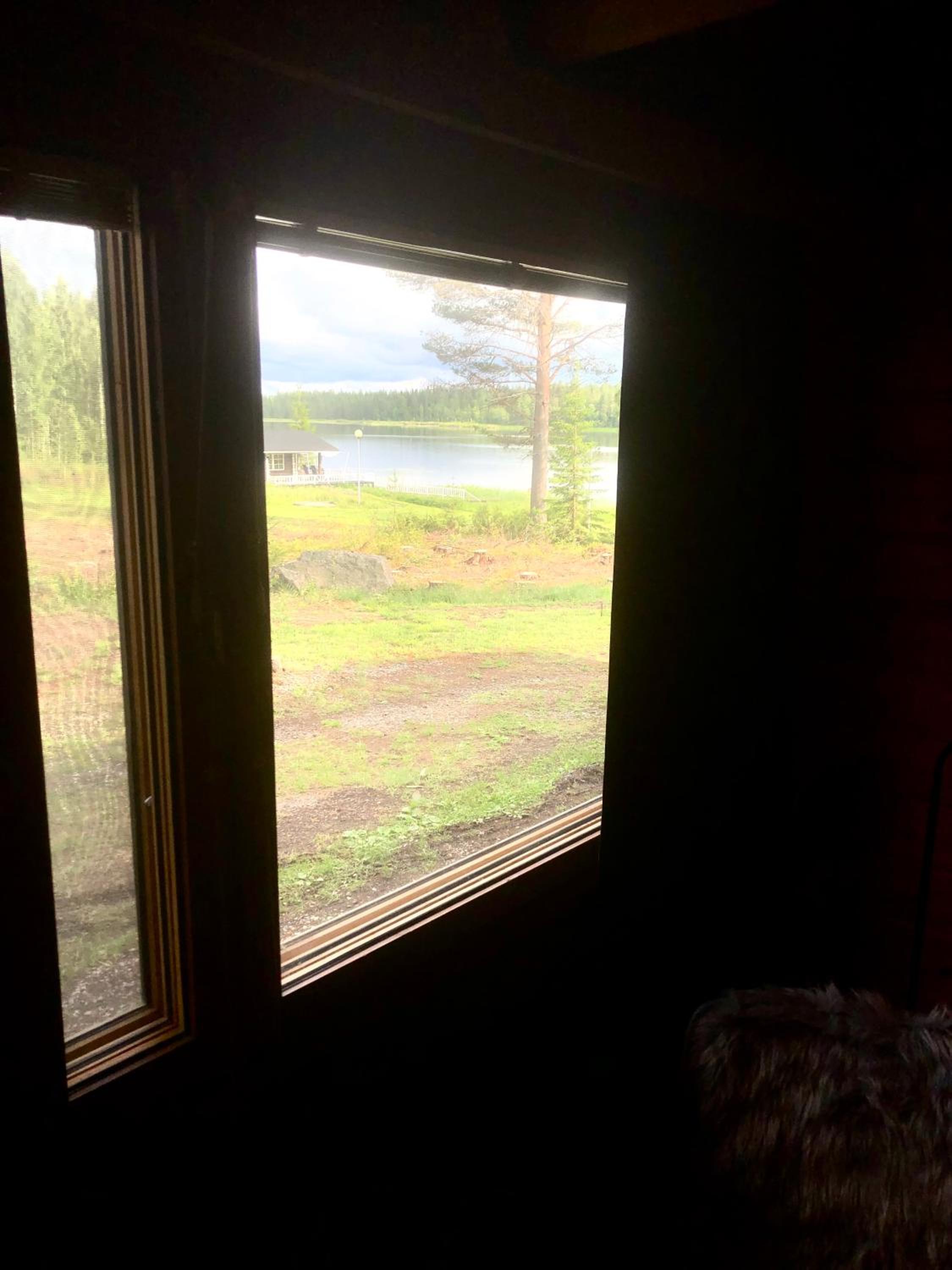 Double or Twin Room with Lake View - Photo 3