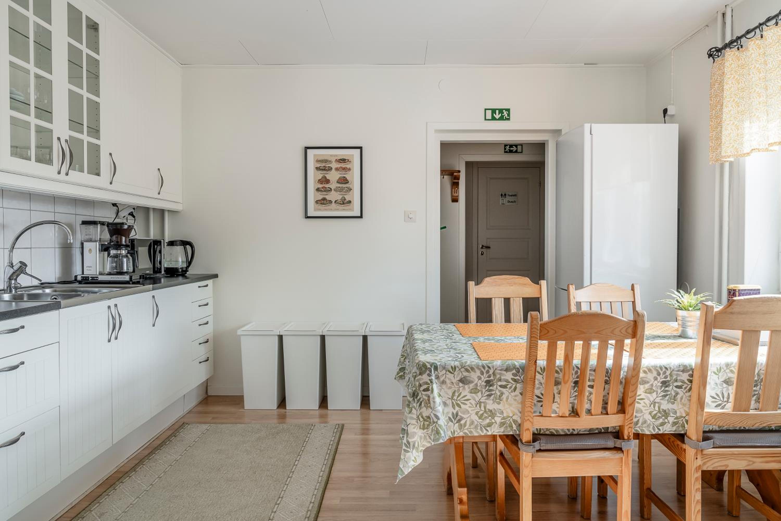 Twin Room - Photo 5