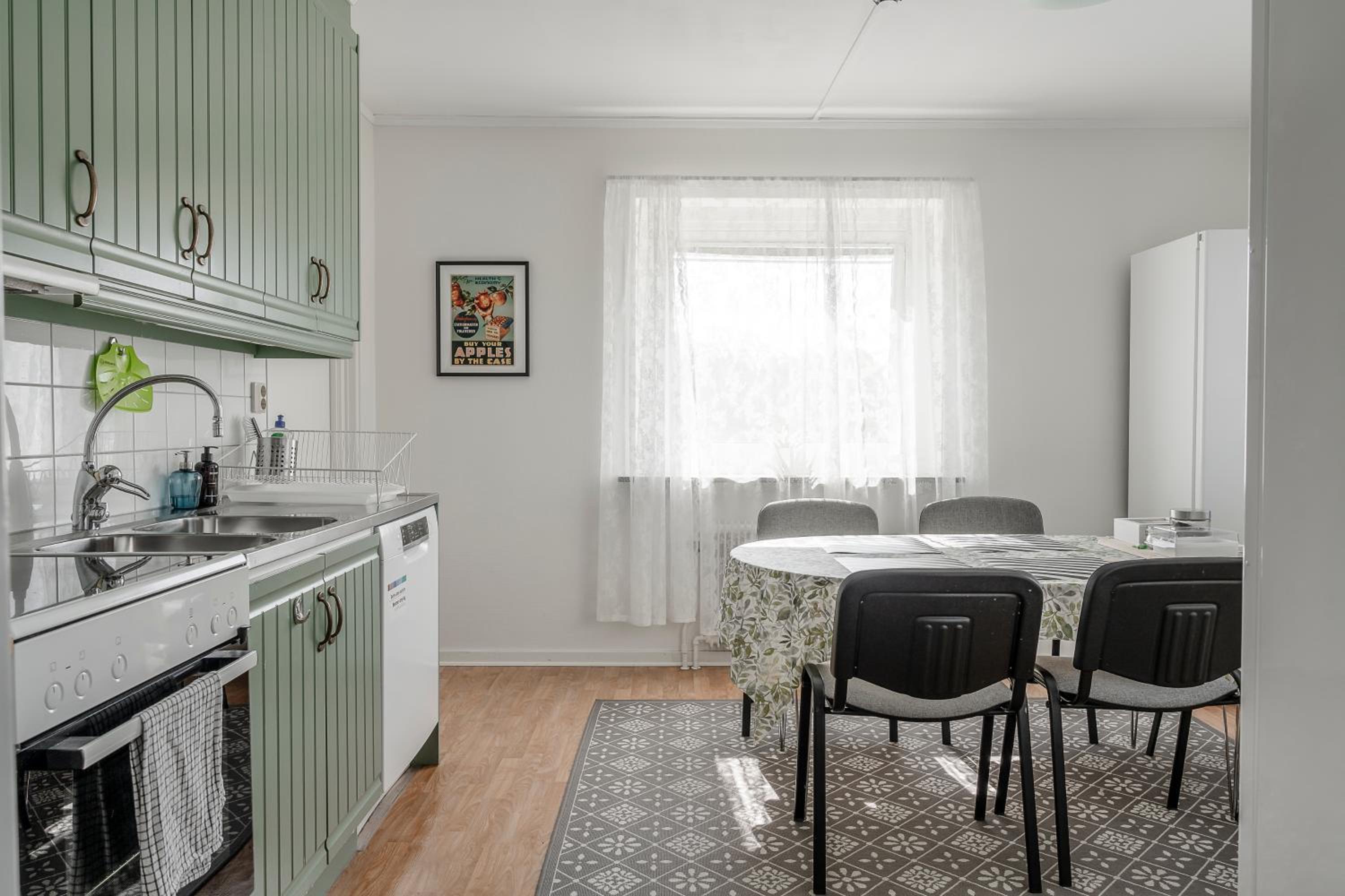 Double Room with Balcony - Photo 4