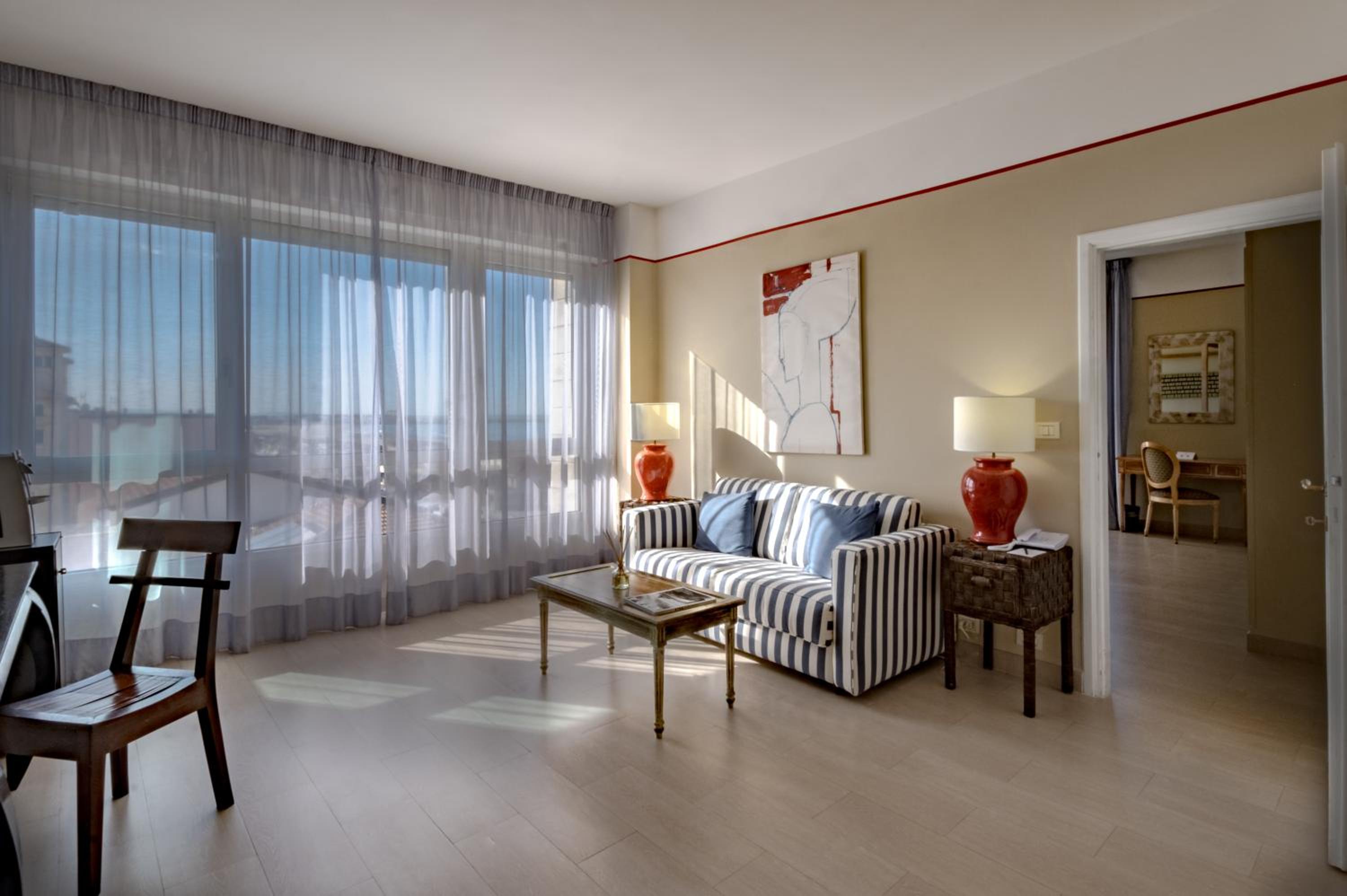 Deluxe Suite with Sea View photo 1