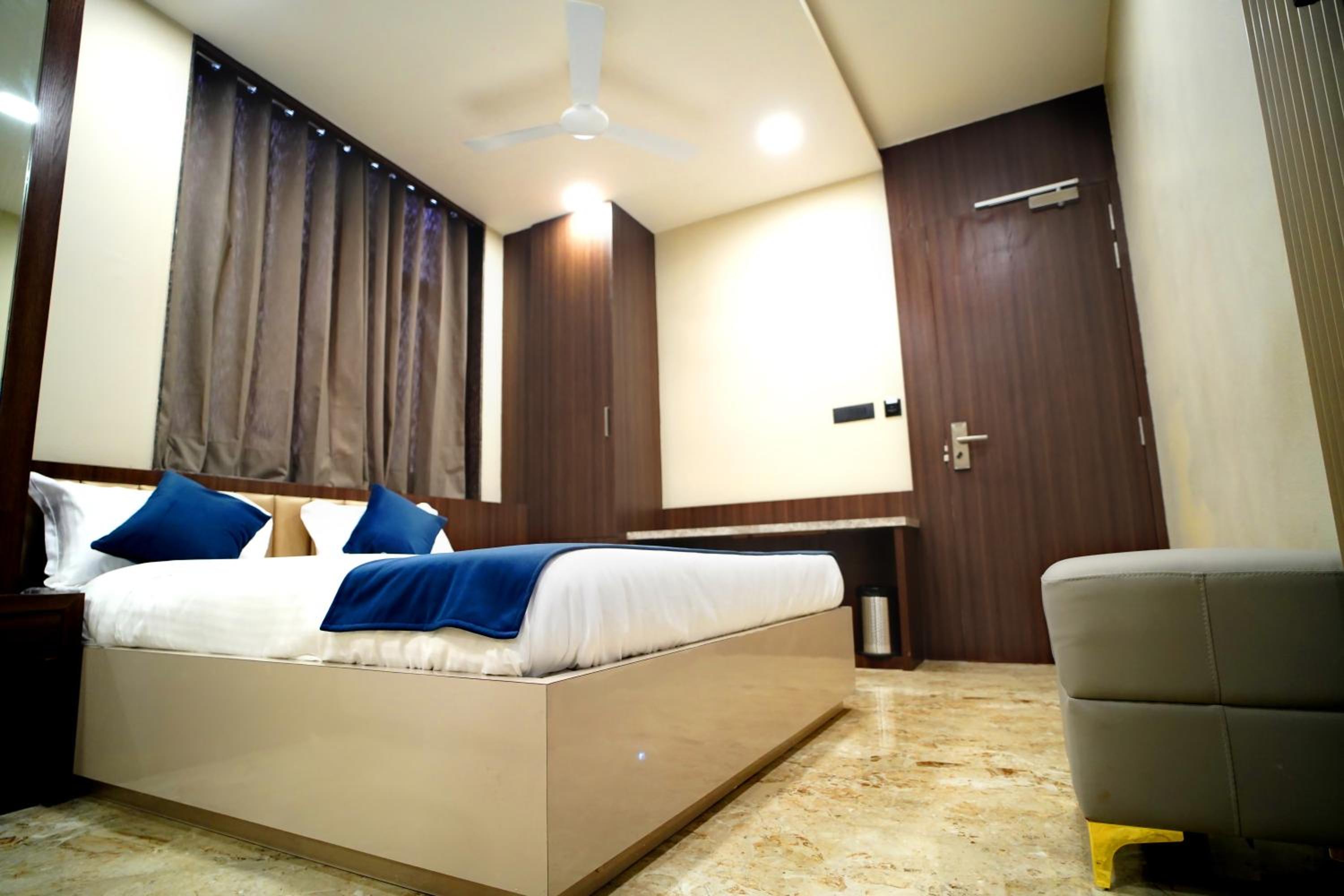 Deluxe Triple Room - Photo 2