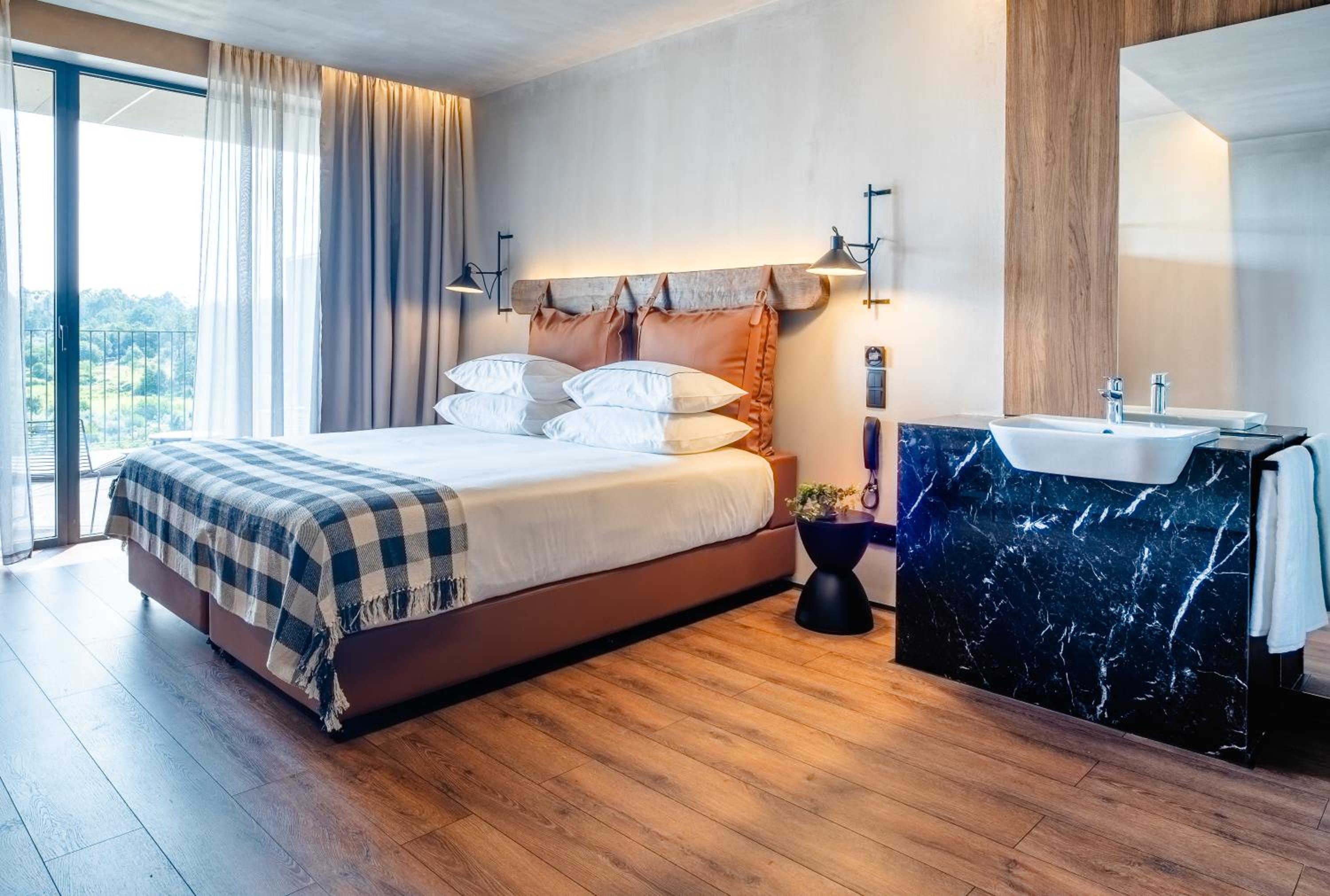 Superior Double or Twin Room with Balcony and Pool View - Photo 1