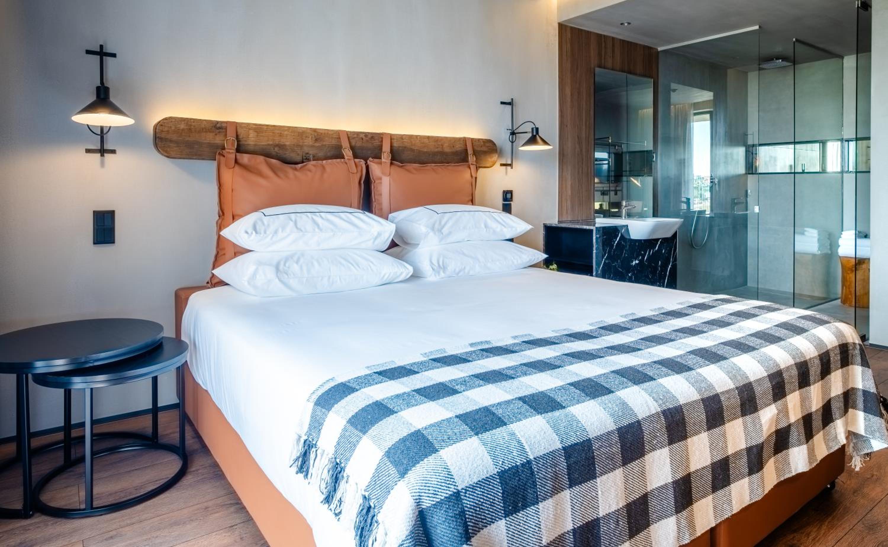 Superior Double or Twin Room with Balcony and Pool View - Photo 2
