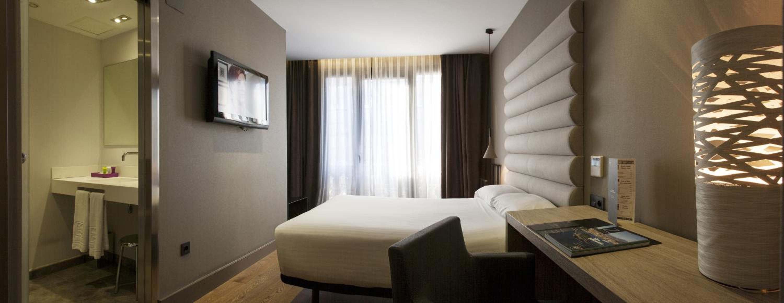 Double or Twin Room - Photo 2