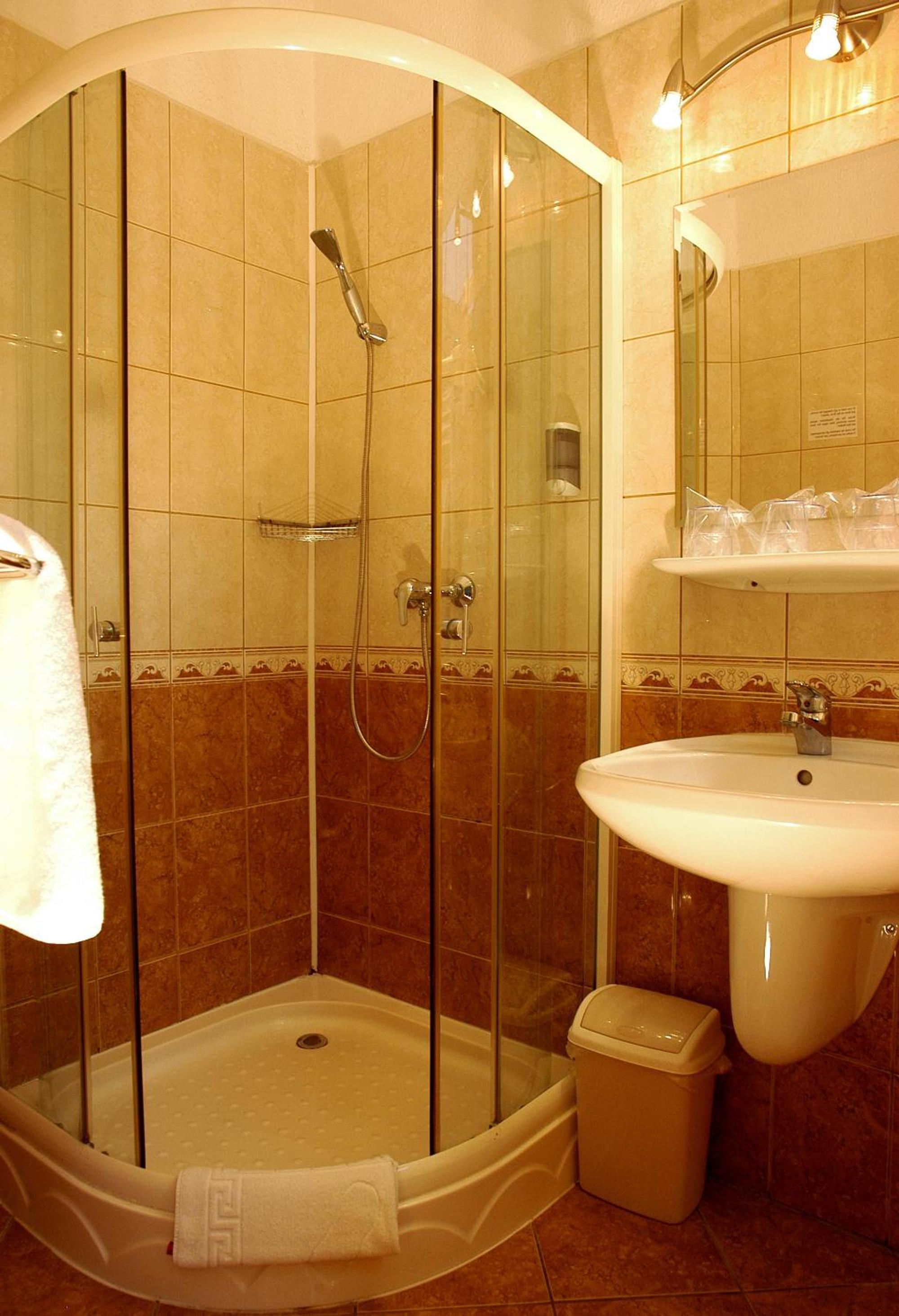 Triple Room - Photo 26