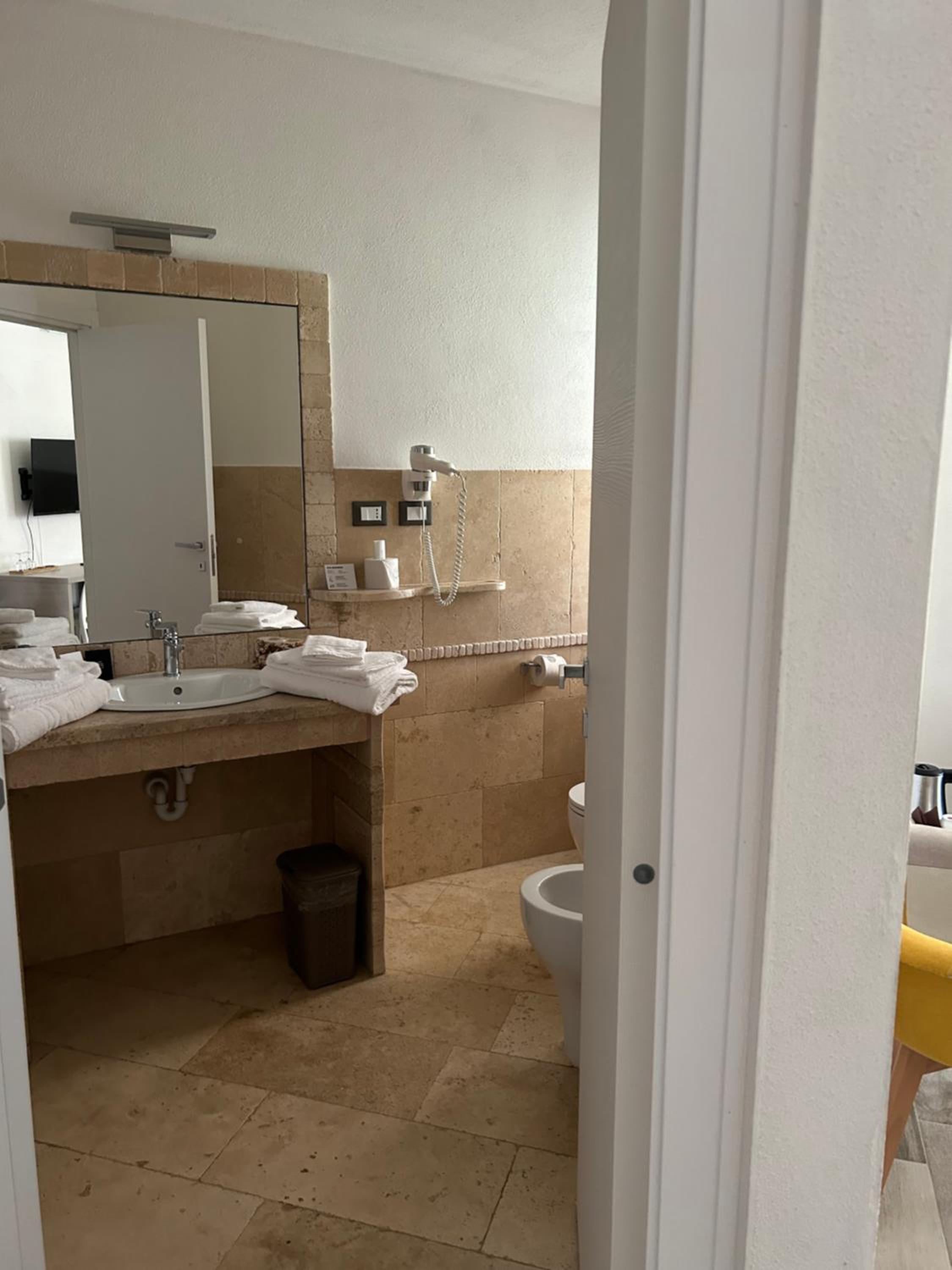 Deluxe Double or Twin Room with Garden View photo 3