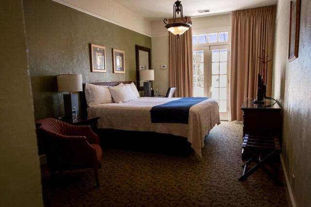 King Room with Balcony photo 3