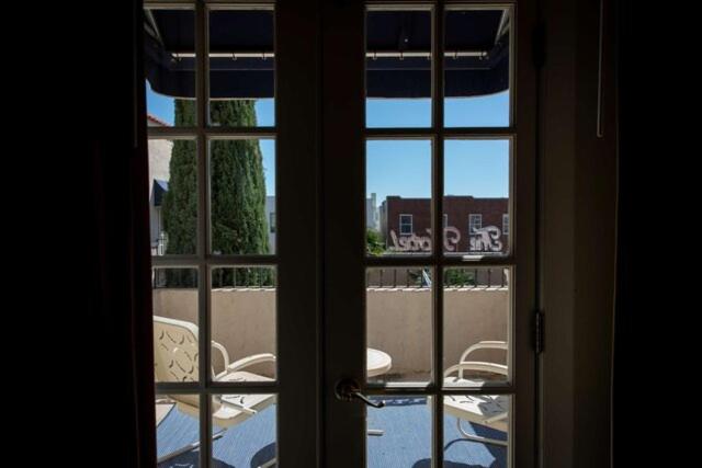 King Room with Balcony photo 2