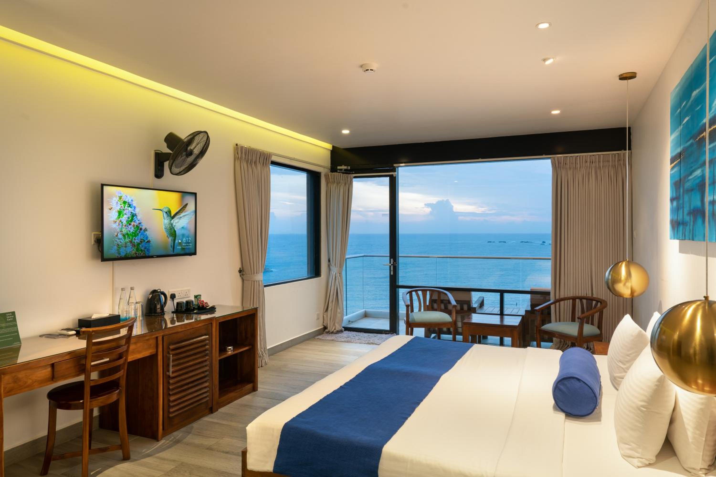 Deluxe Double or Twin Room with Sea View - Photo 7