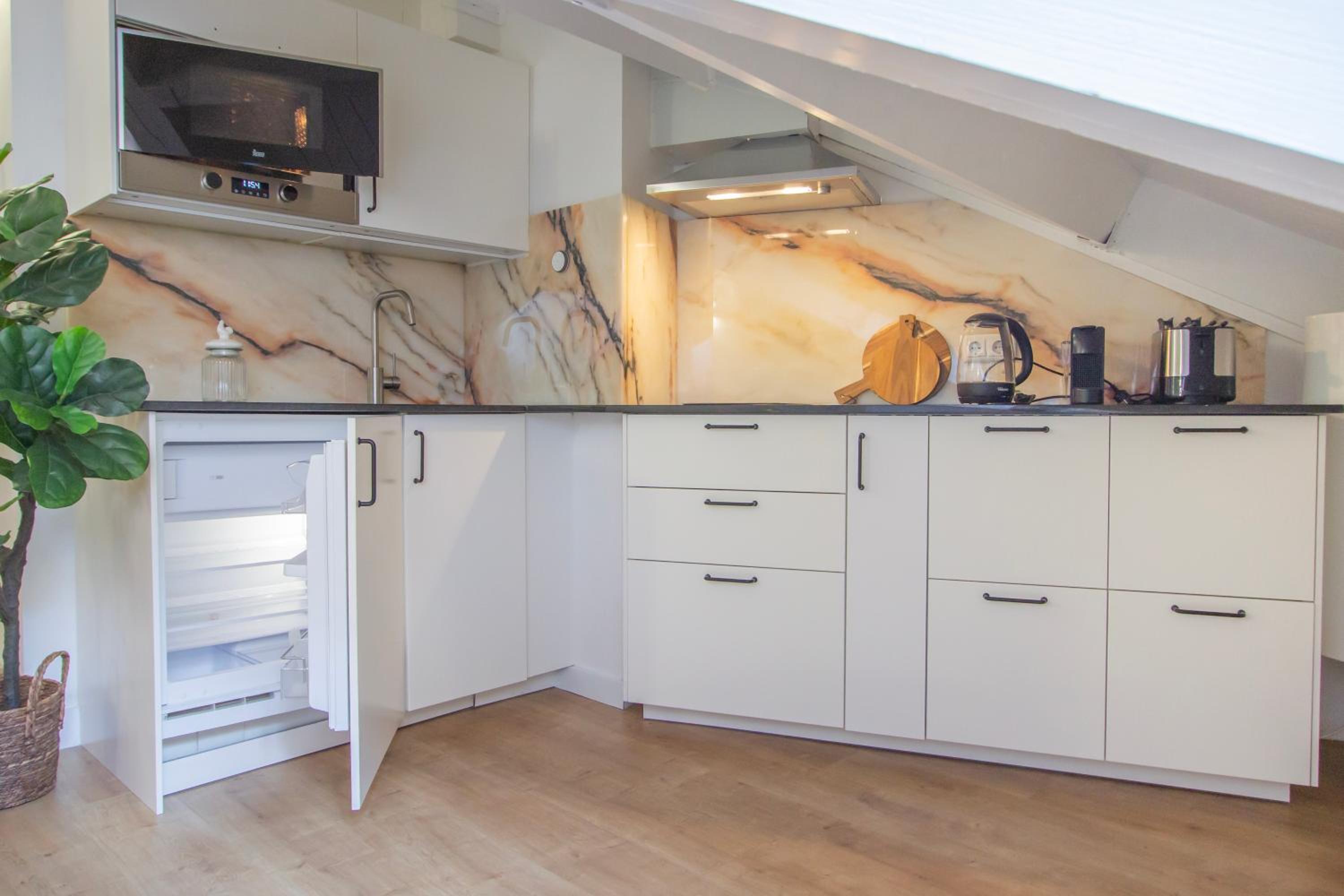 Studio Apartment - Photo 18