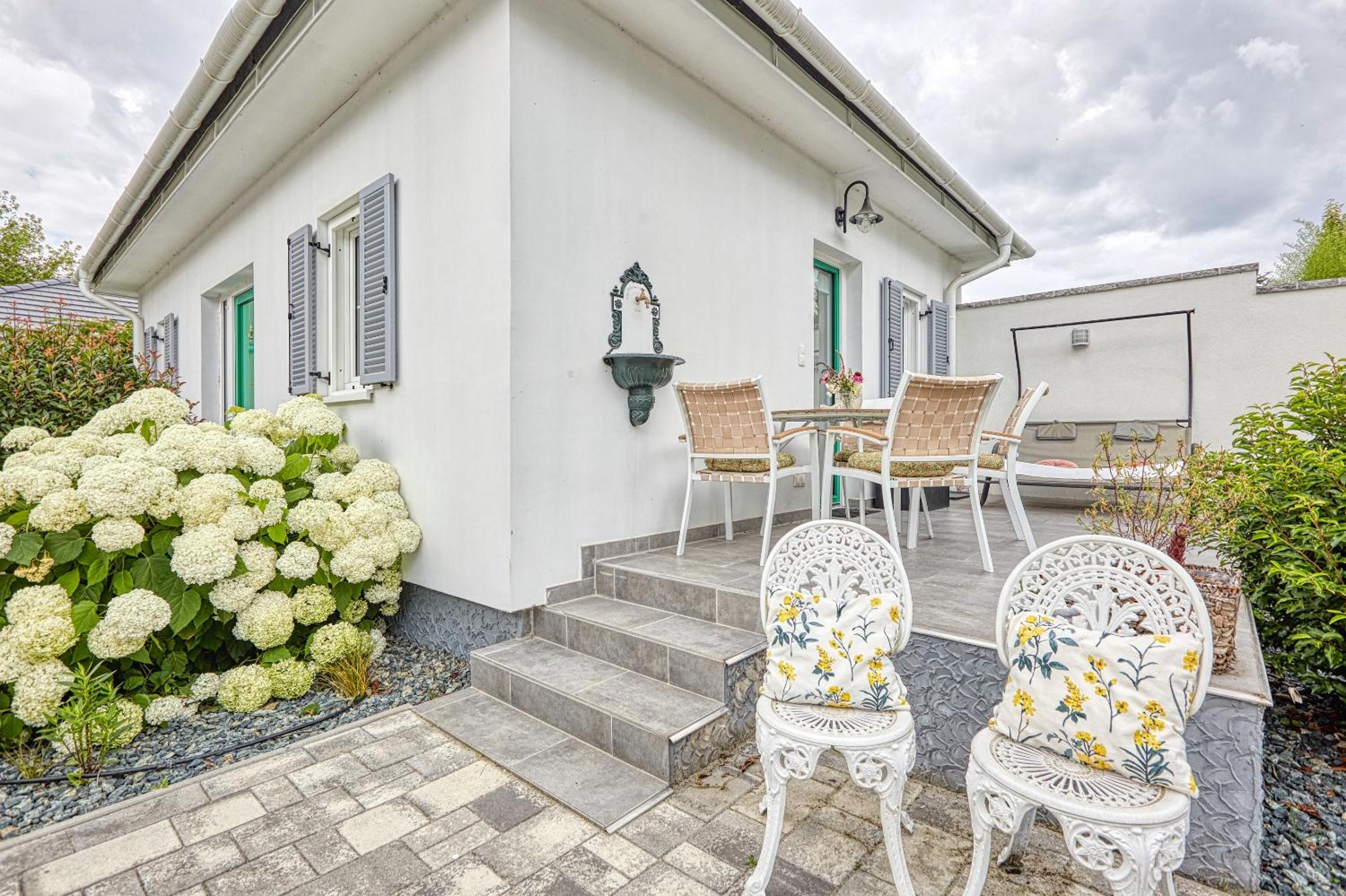 Apartment with Terrace - Photo 28