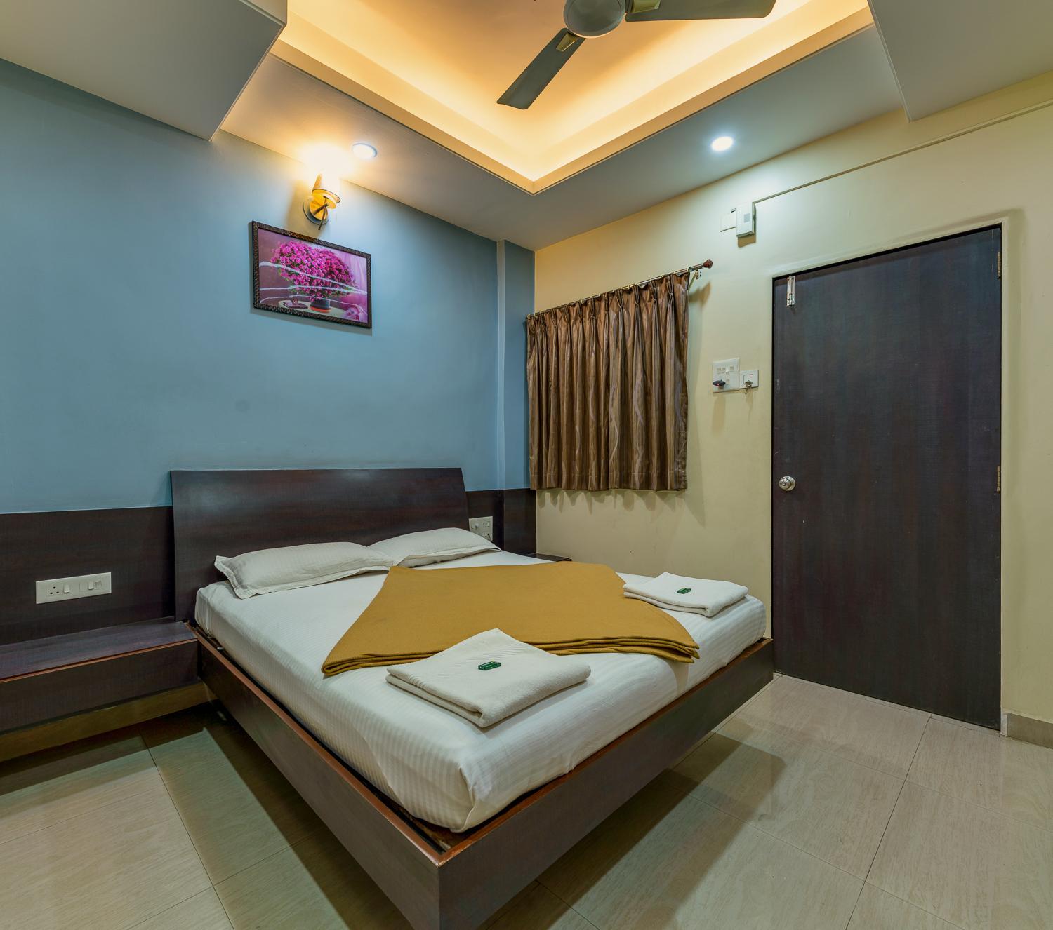 Standard Double Room with Fan photo 1
