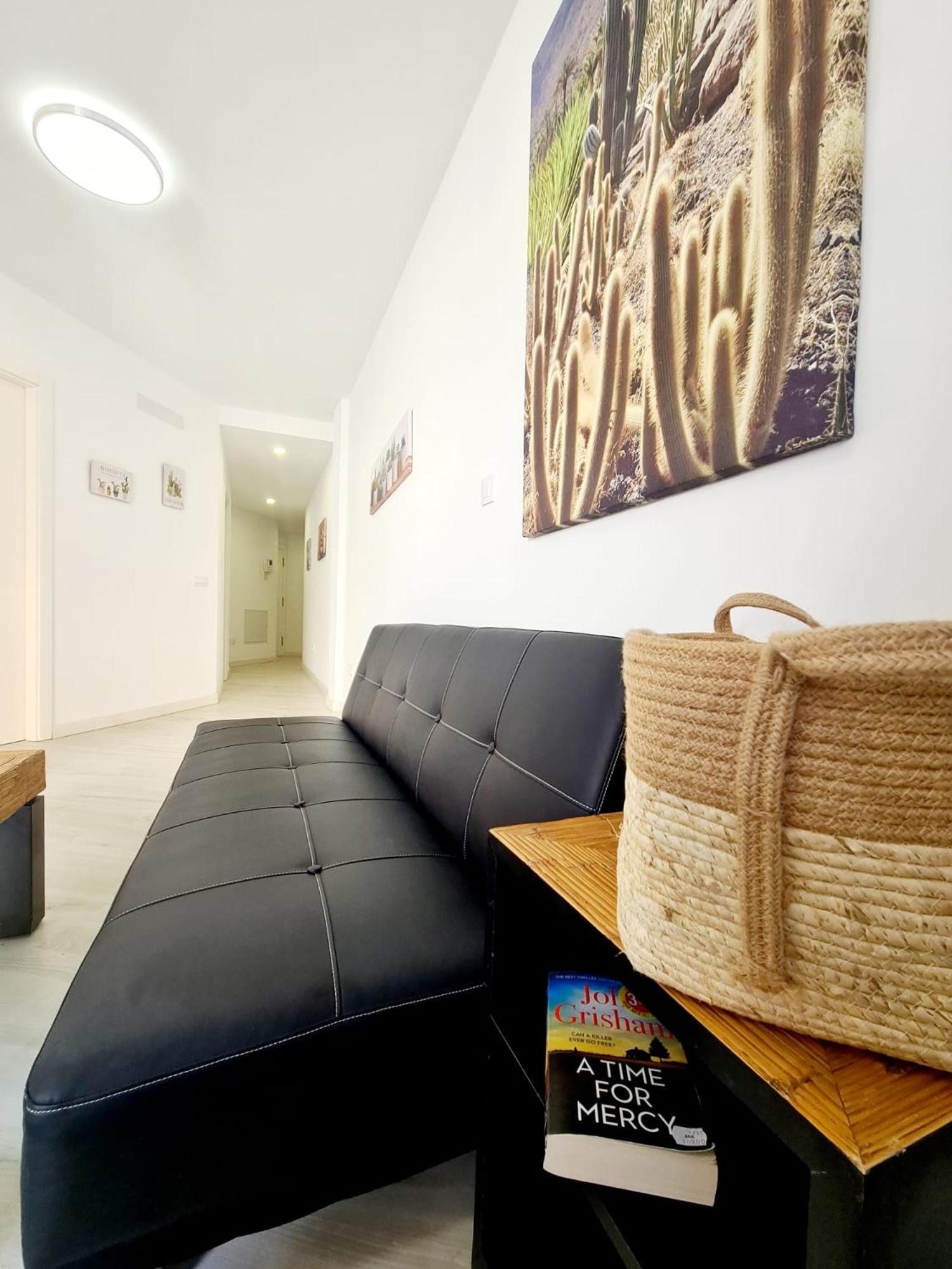 One-Bedroom Apartment photo 2