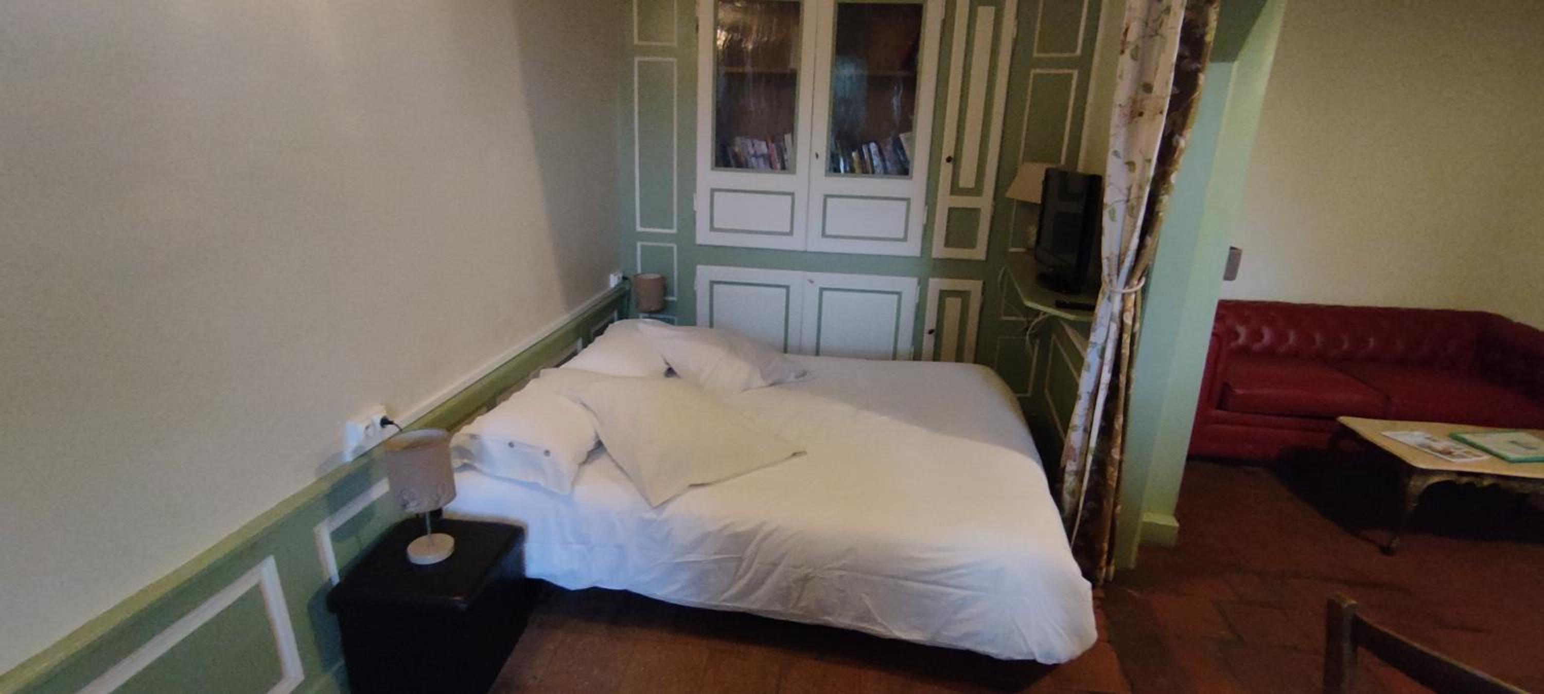 One-Bedroom House - Photo 7