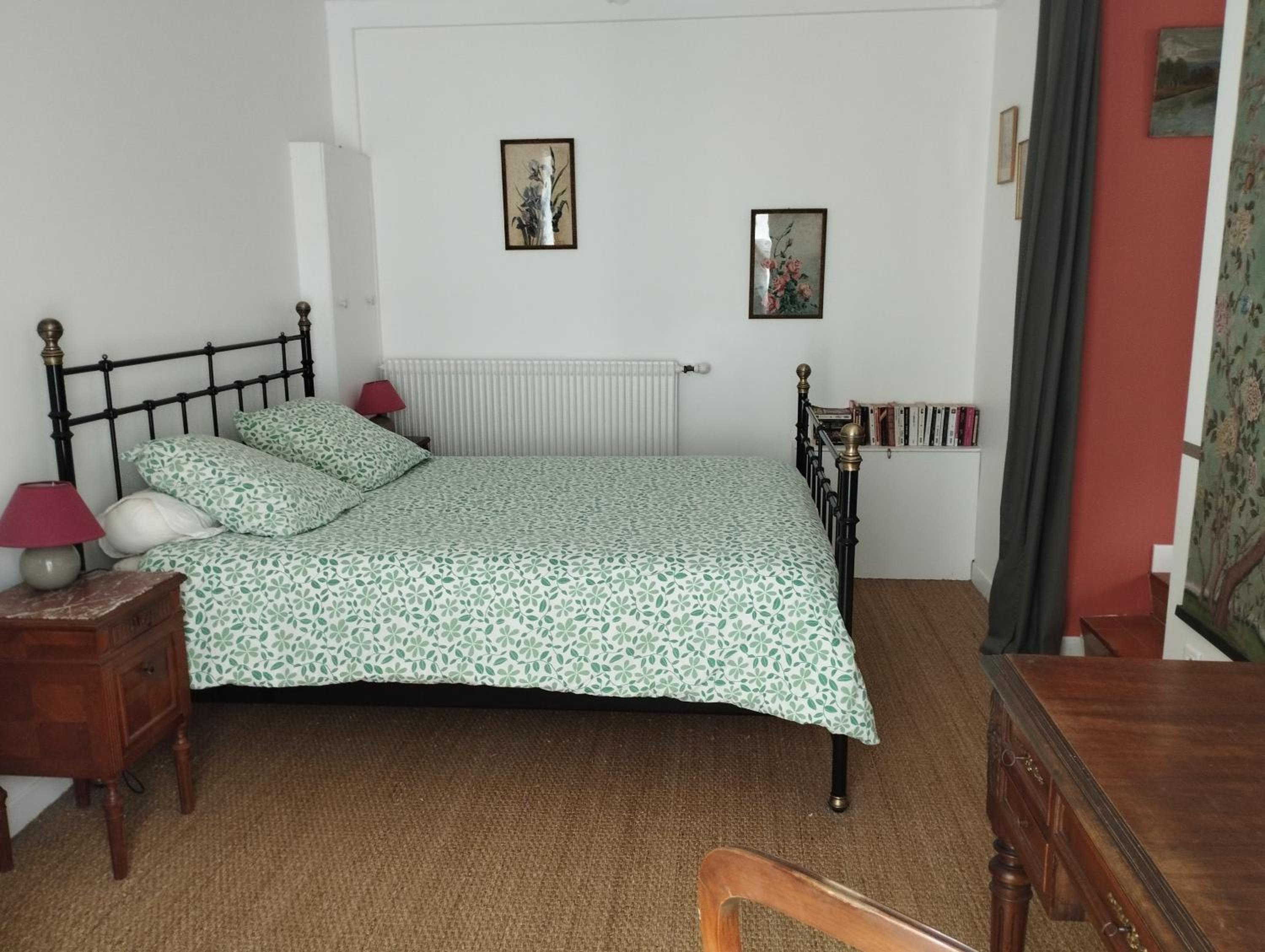 One-Bedroom Apartment - Photo 23