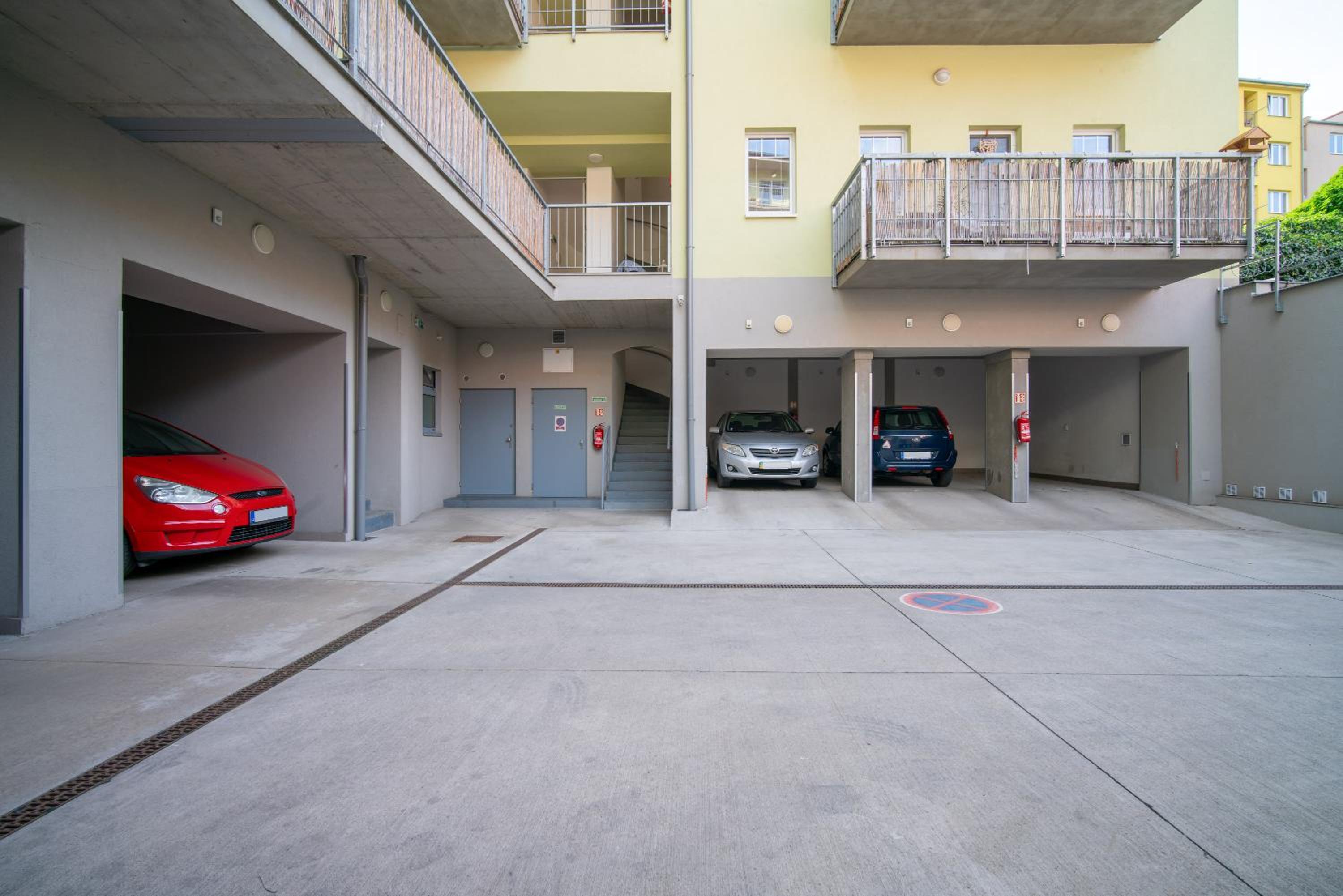Studio with Balcony - Photo 17