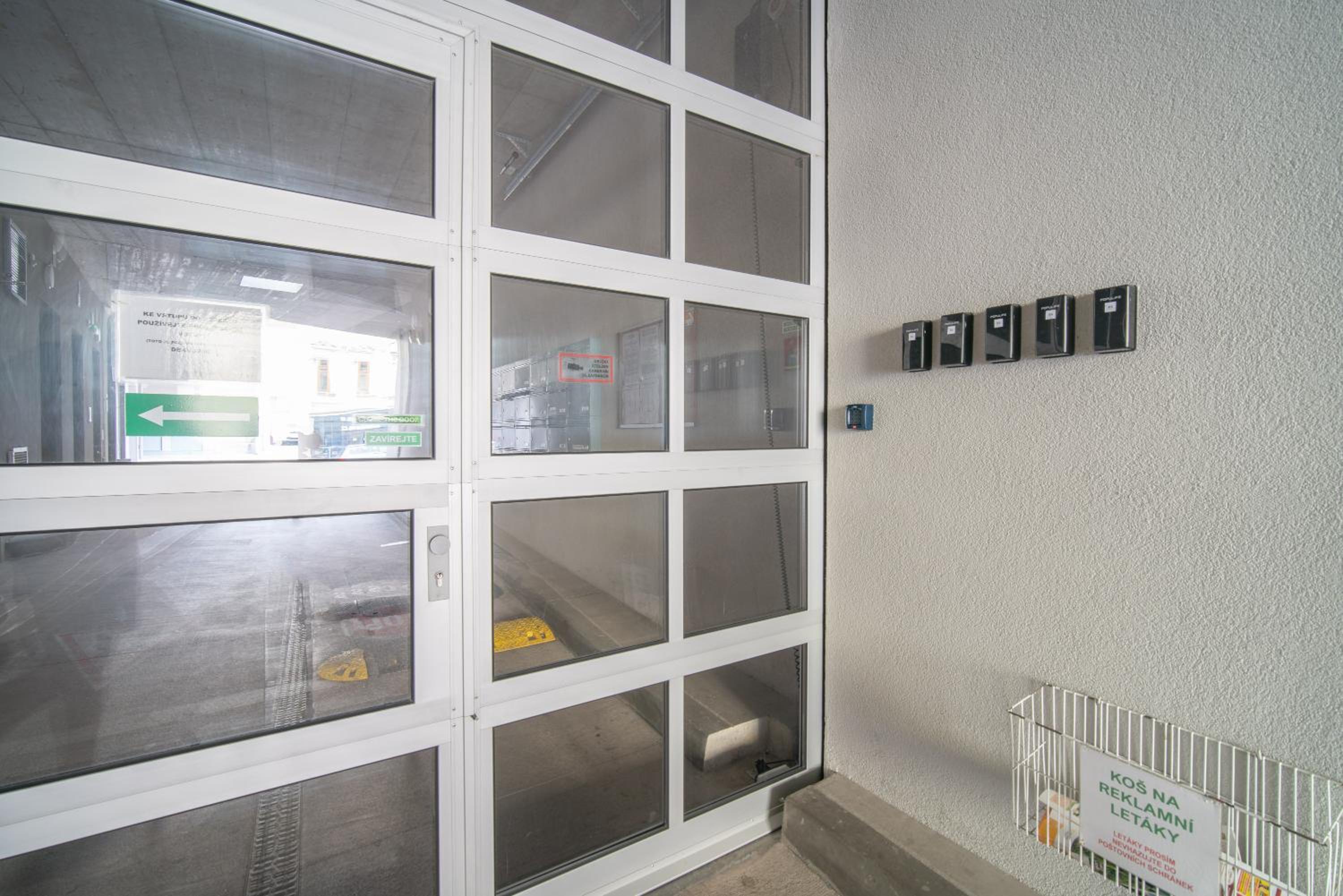 Studio with Balcony - Photo 2