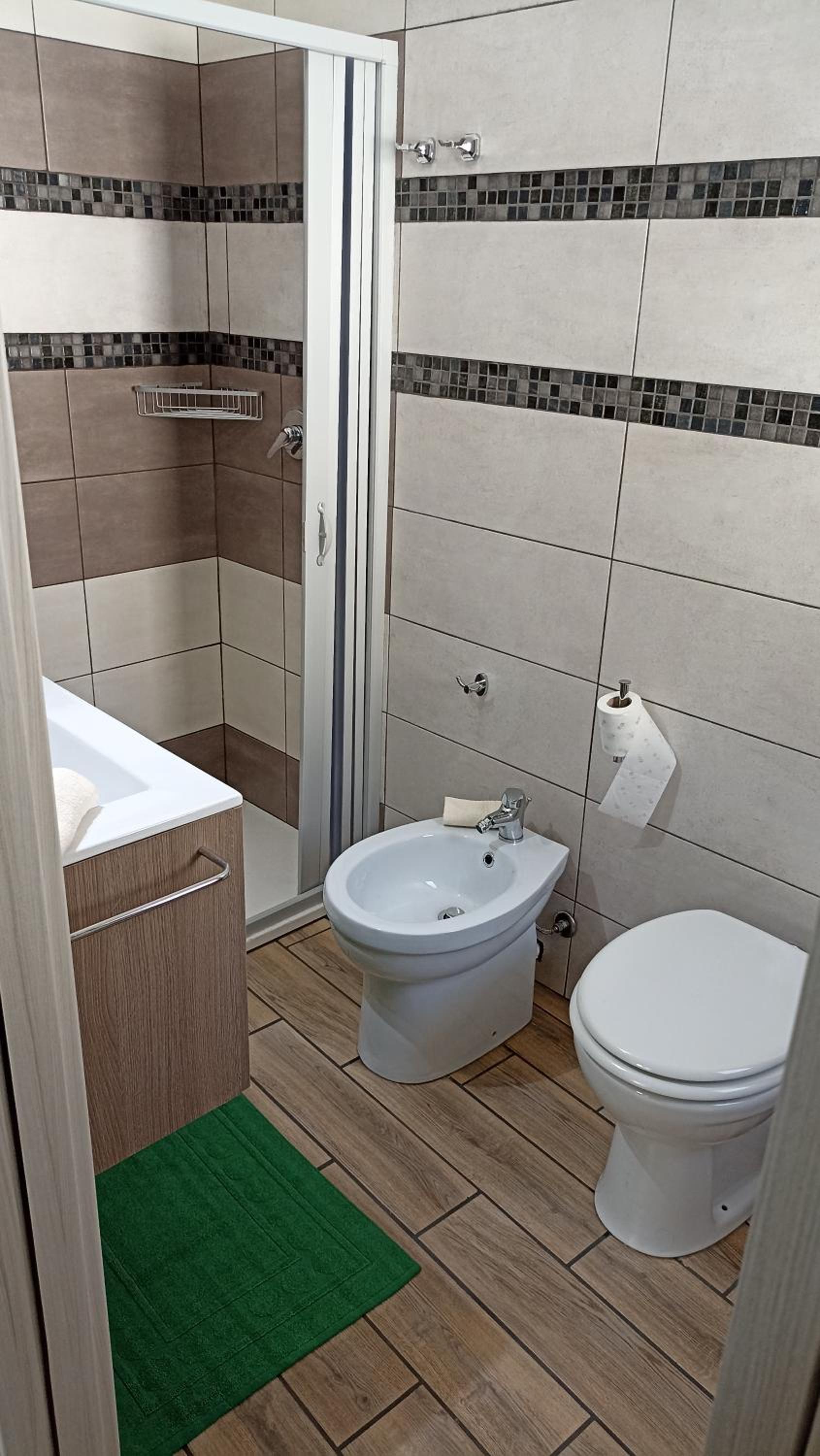 Deluxe Room - Photo 15
