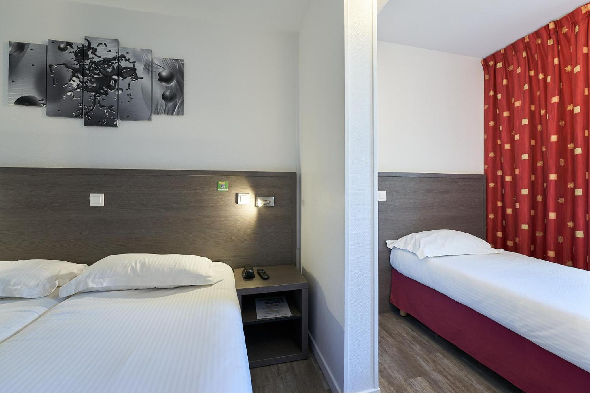Superior Triple Room photo 3