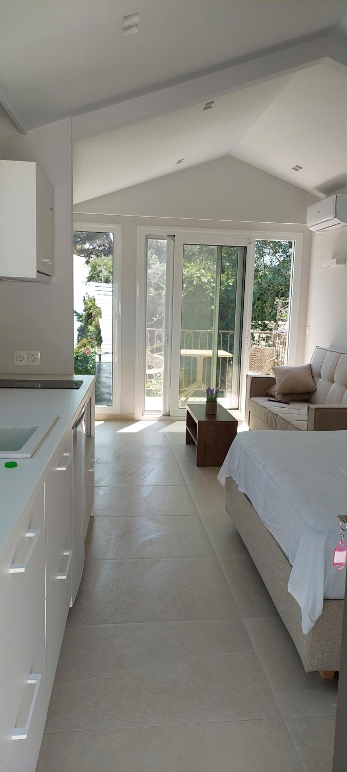 Deluxe Double Room with Balcony and Sea View photo 1