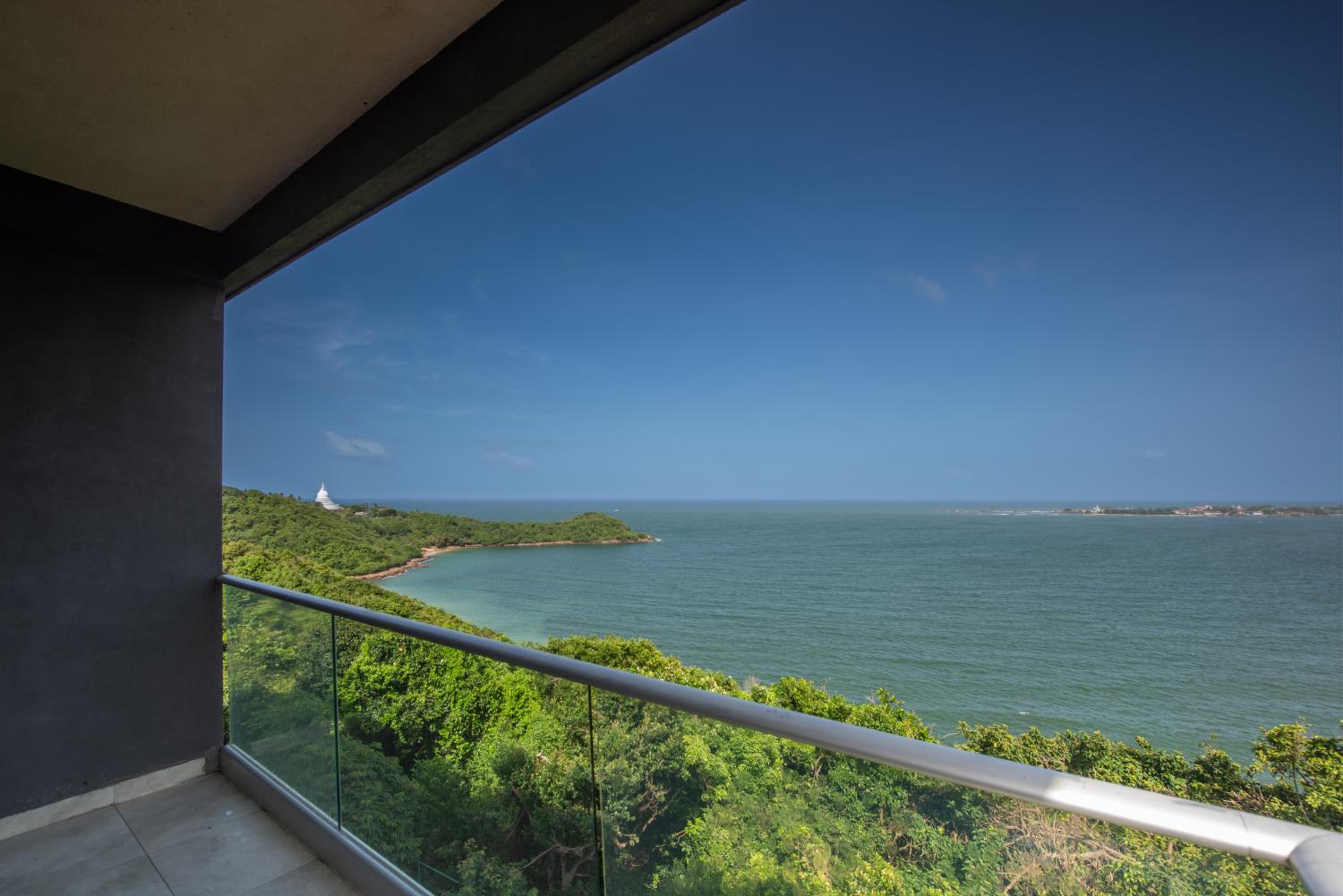 Deluxe Double or Twin Room with Sea View - Photo 6