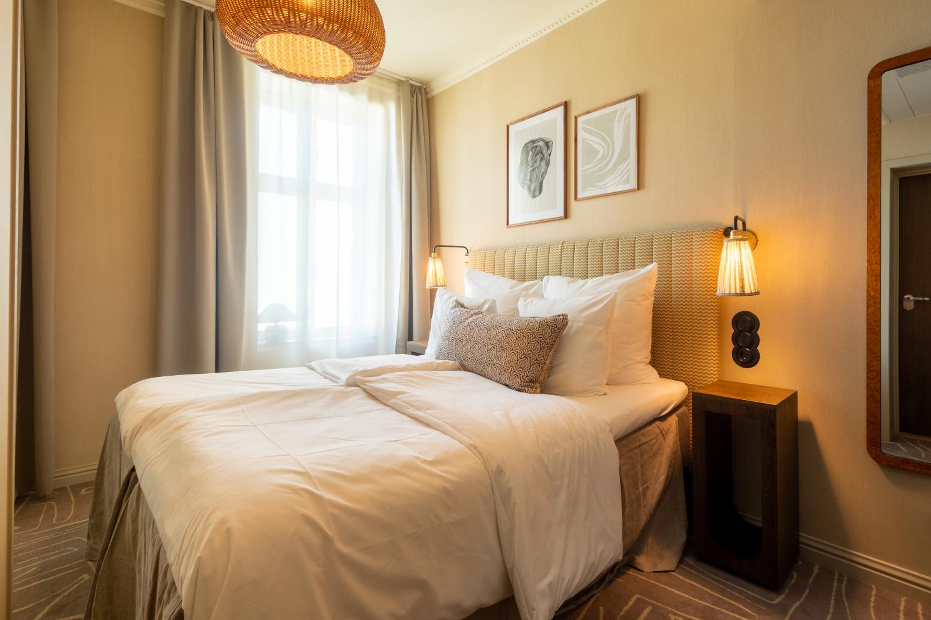 Standard King Room photo 3