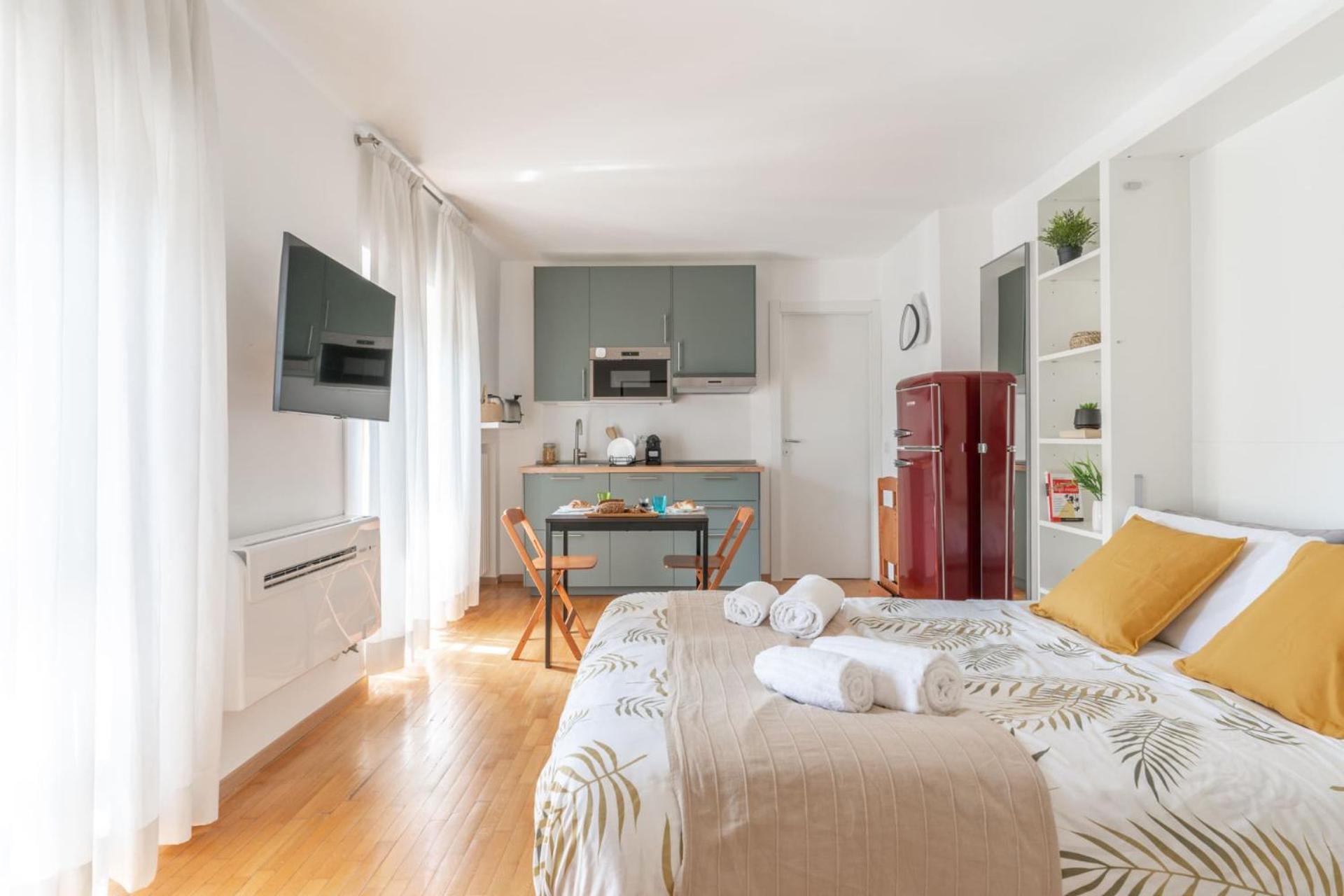 Studio Apartment